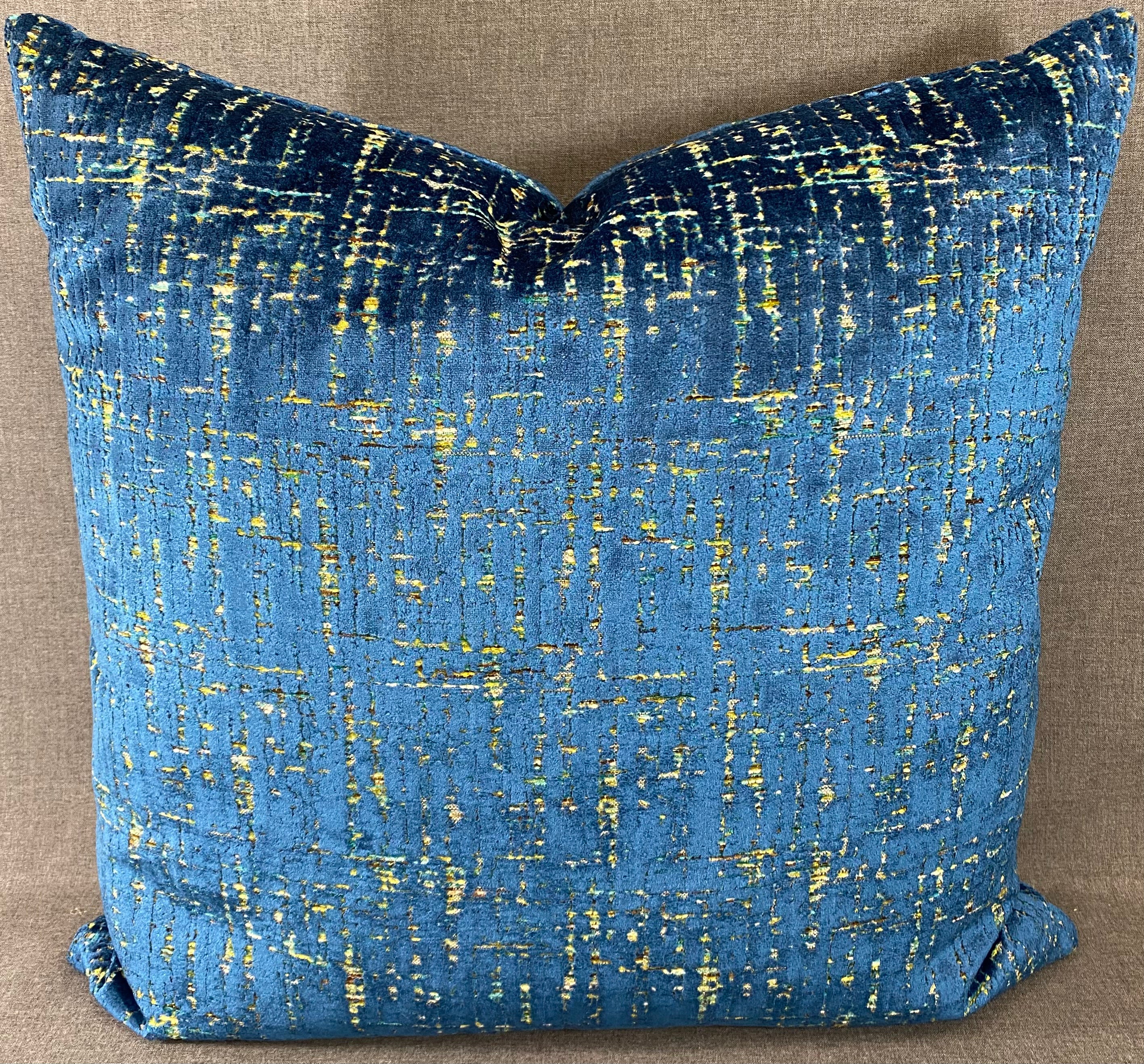Luxury Pillow – 24" × 24" – Moonstruck Blue