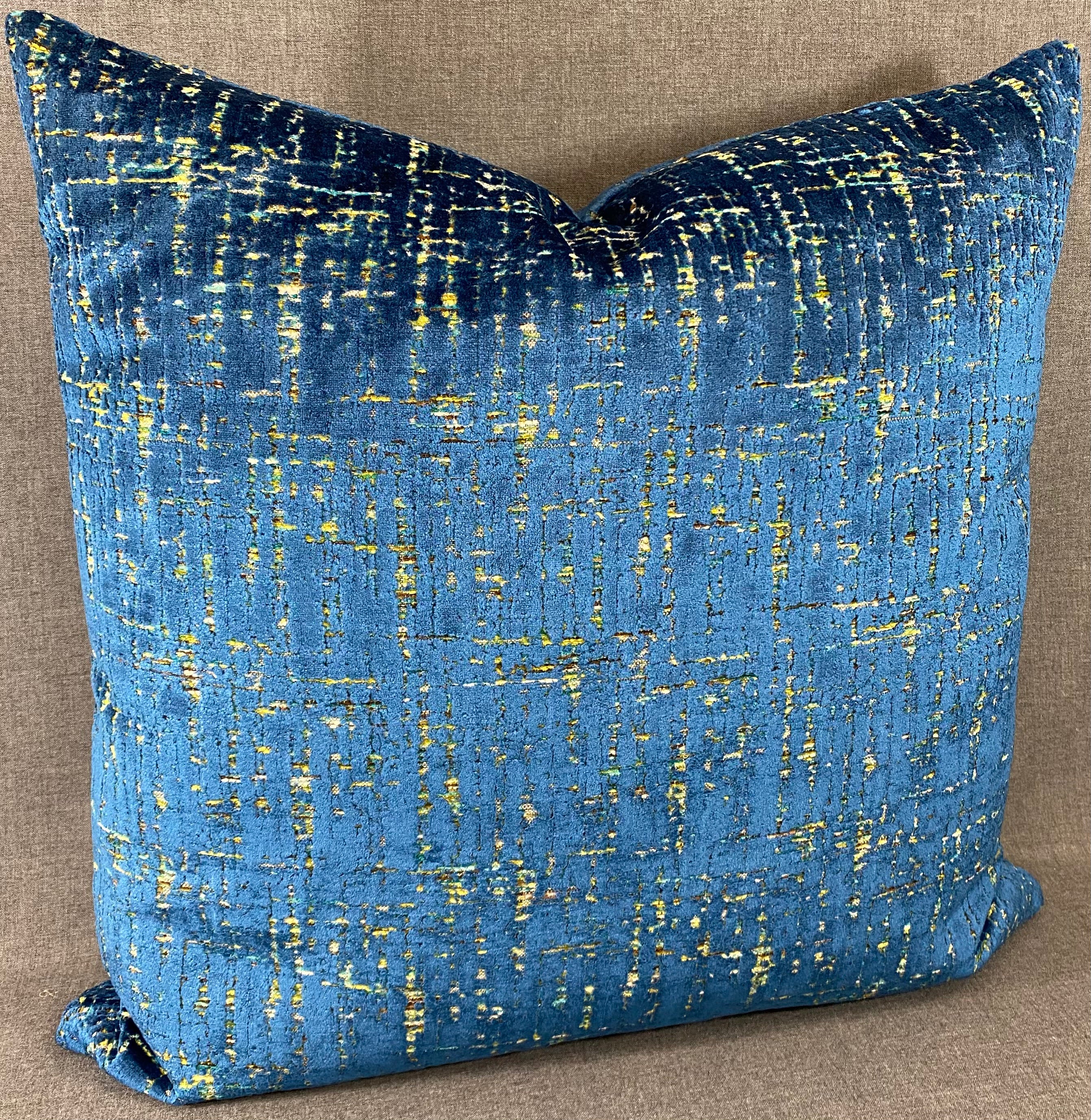 Luxury Pillow – 24" × 24" – Moonstruck Blue