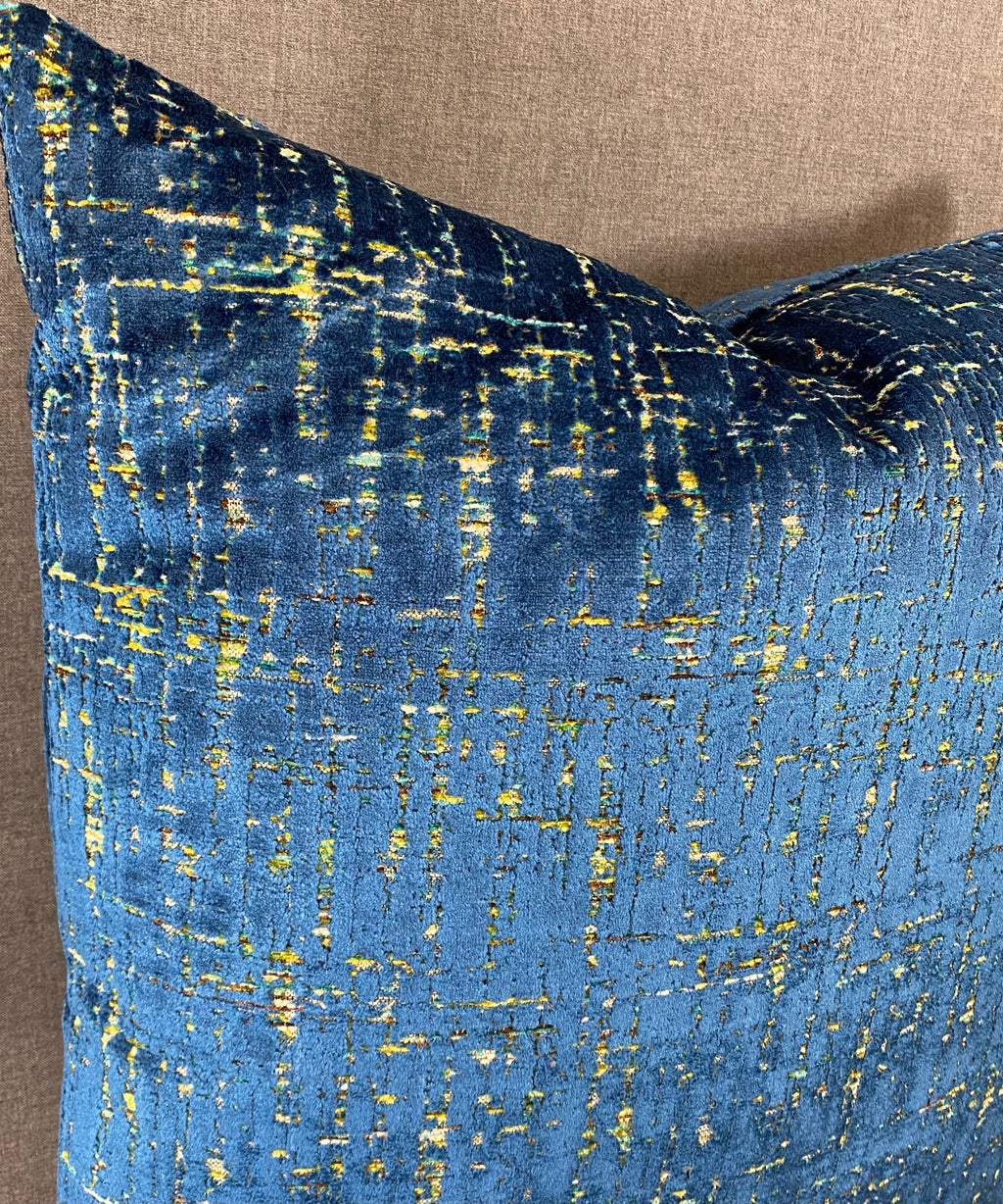 Luxury Pillow – 24" × 24" – Moonstruck Blue