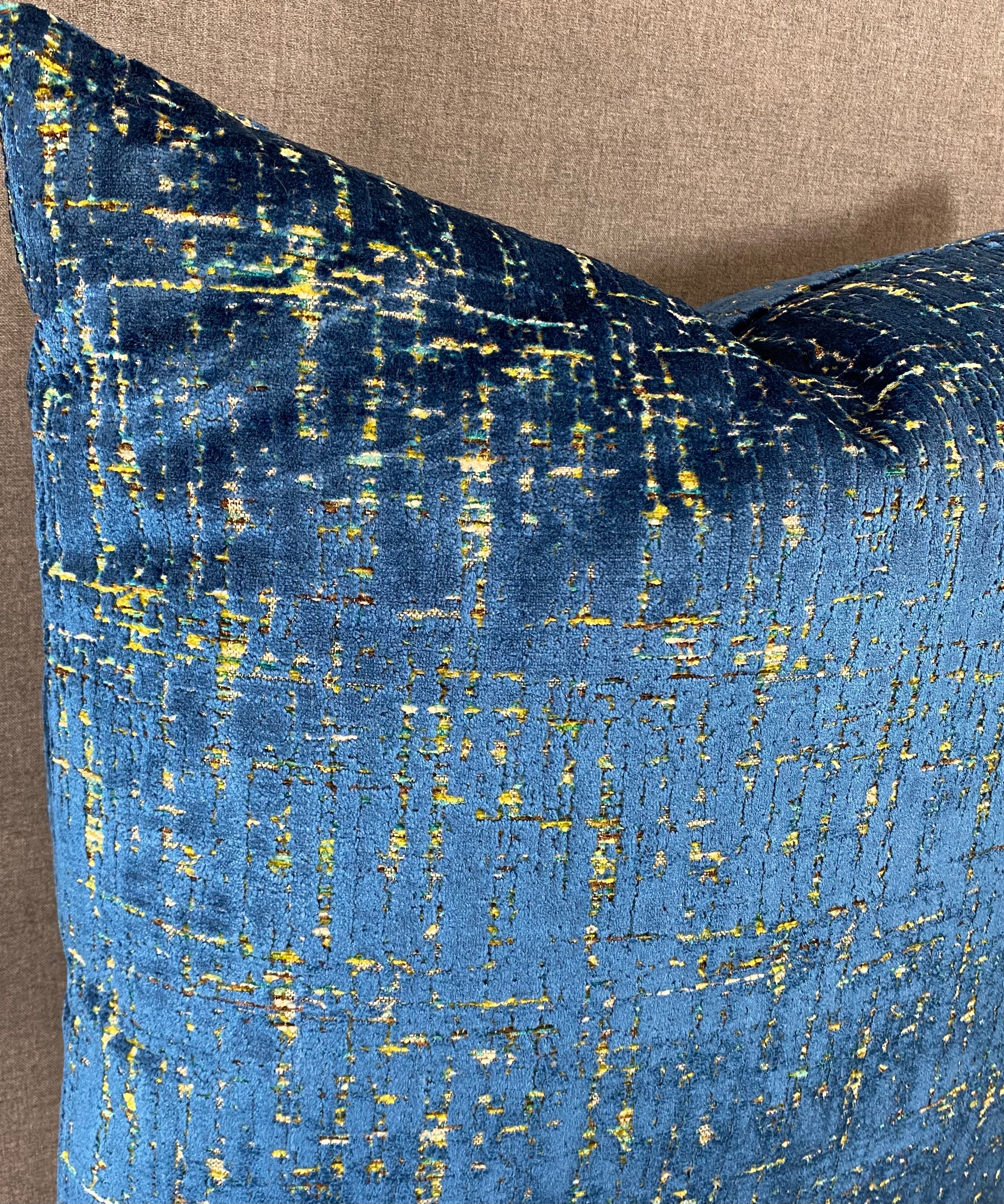 Luxury Pillow – 24" × 24" – Moonstruck Blue