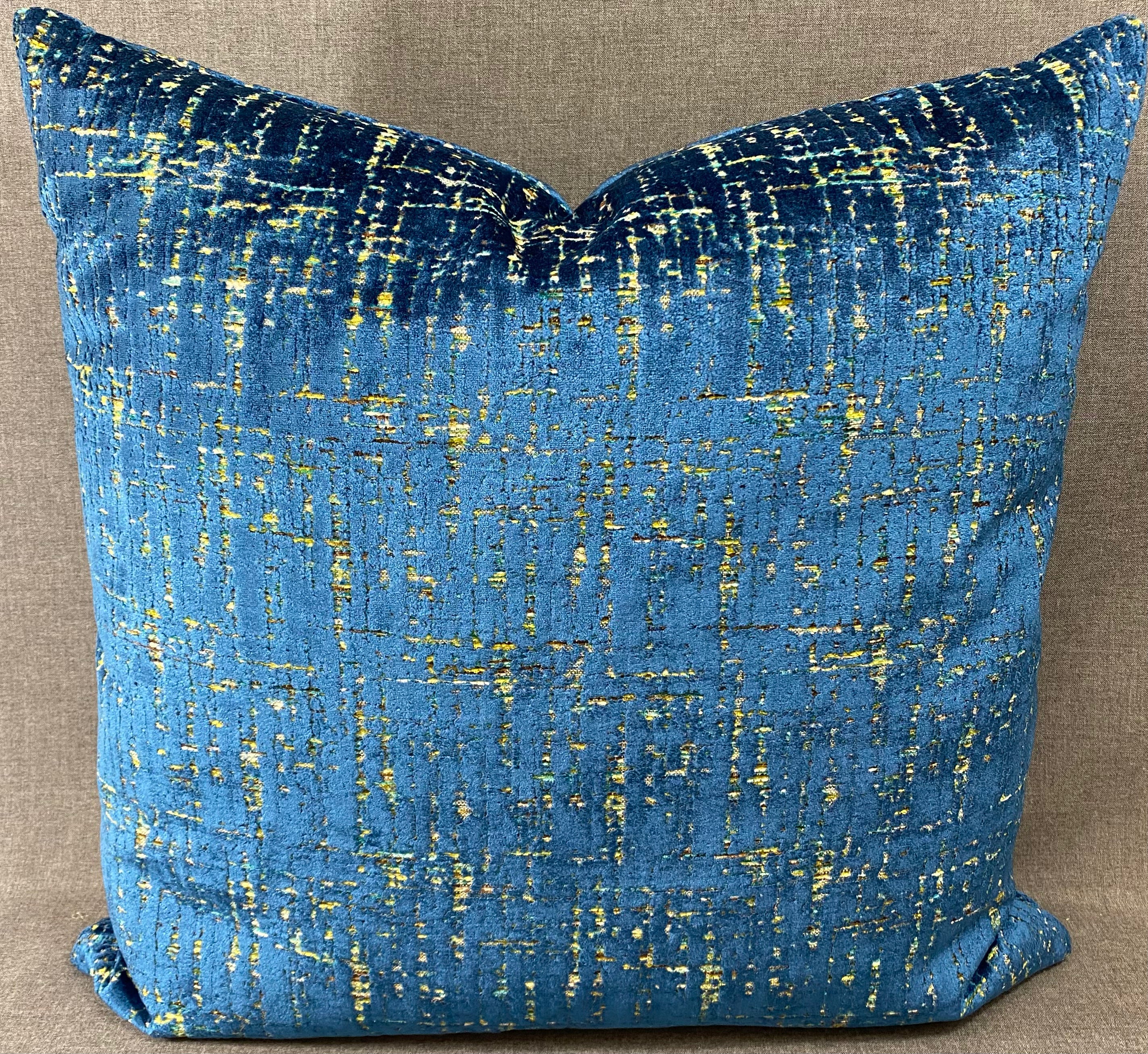 Luxury Pillow – 24" × 24" – Moonstruck Blue