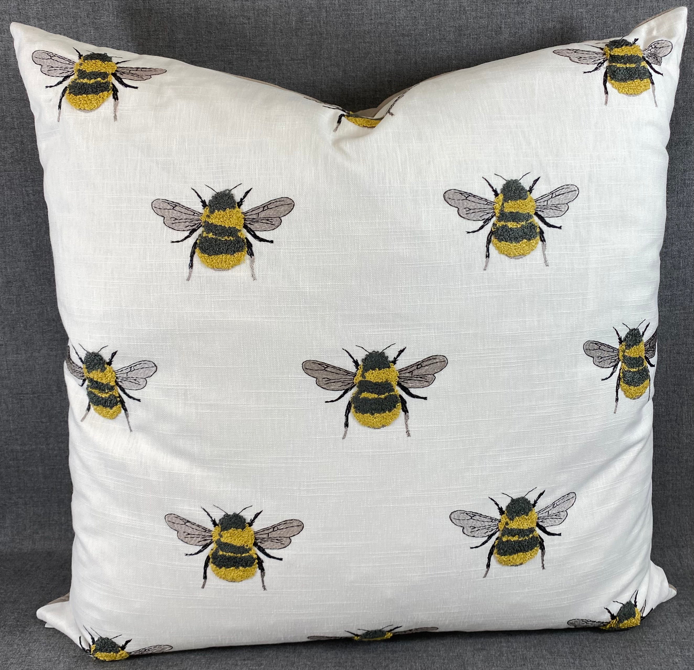 Luxury Pillow - 24" x 24" - Busy Bee White