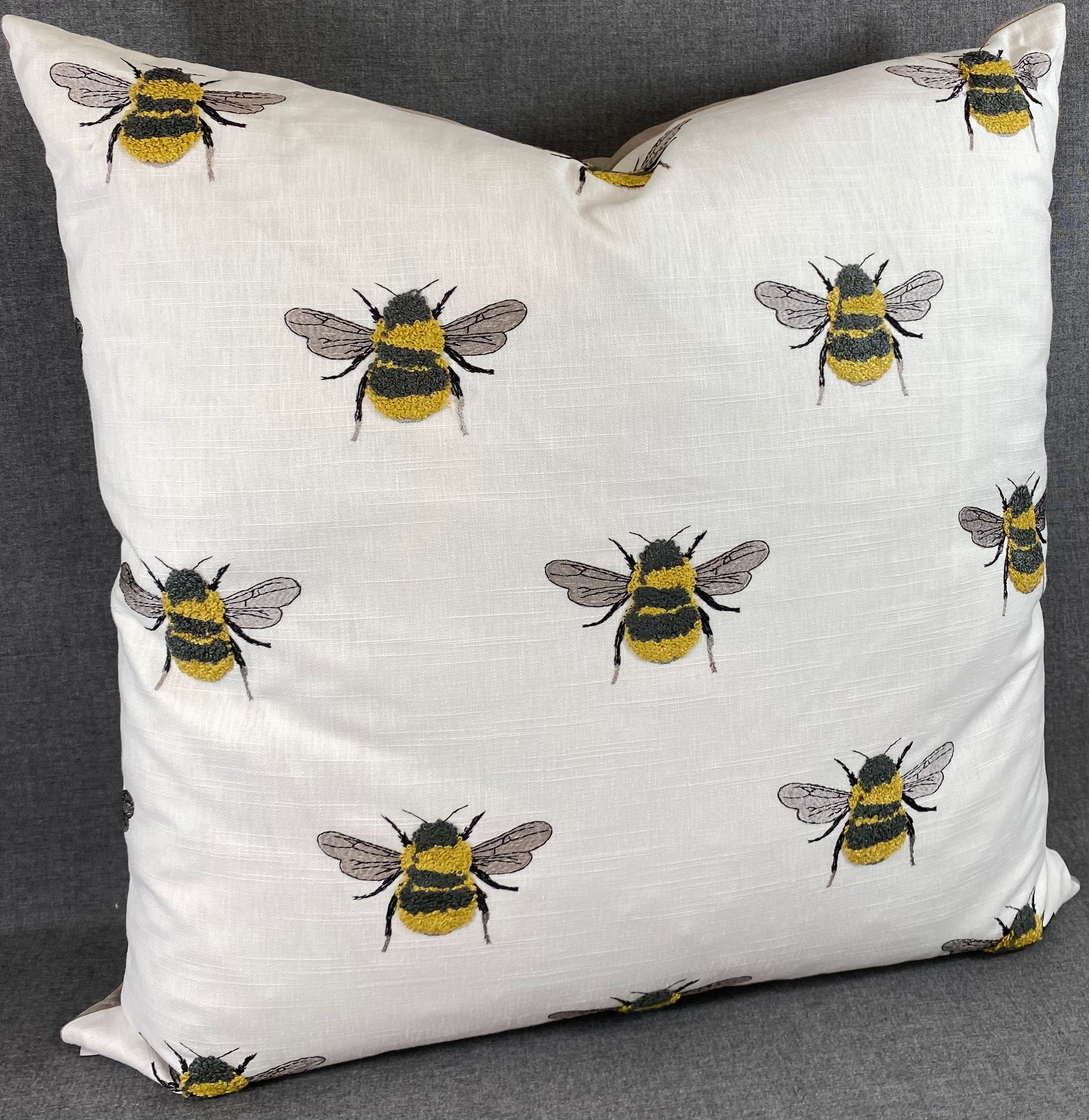 Luxury Pillow - 24" x 24" - Busy Bee White