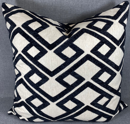 Luxury Pillow 24" x 24"- Accolade Onyx