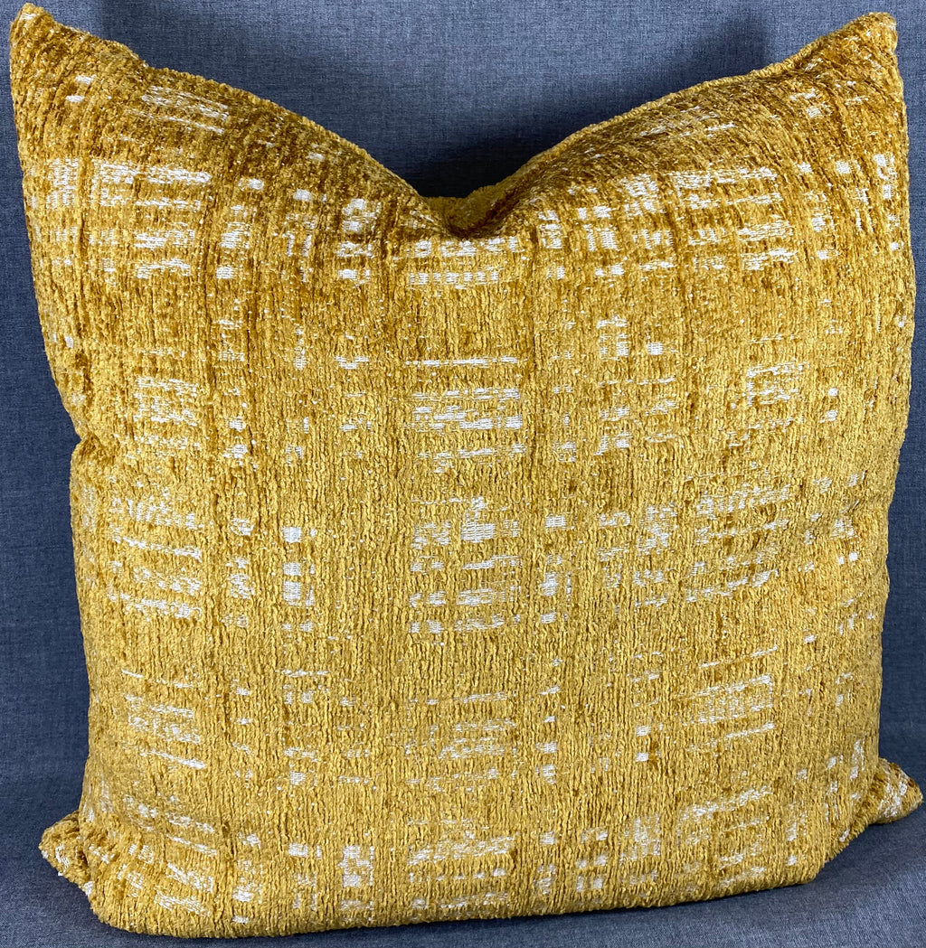 Luxury Pillow – 24" × 24" – Collateral Golden