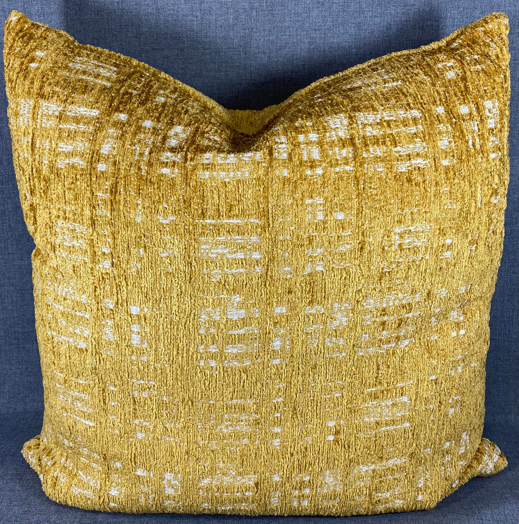 Luxury Pillow – 24" × 24" – Collateral Golden