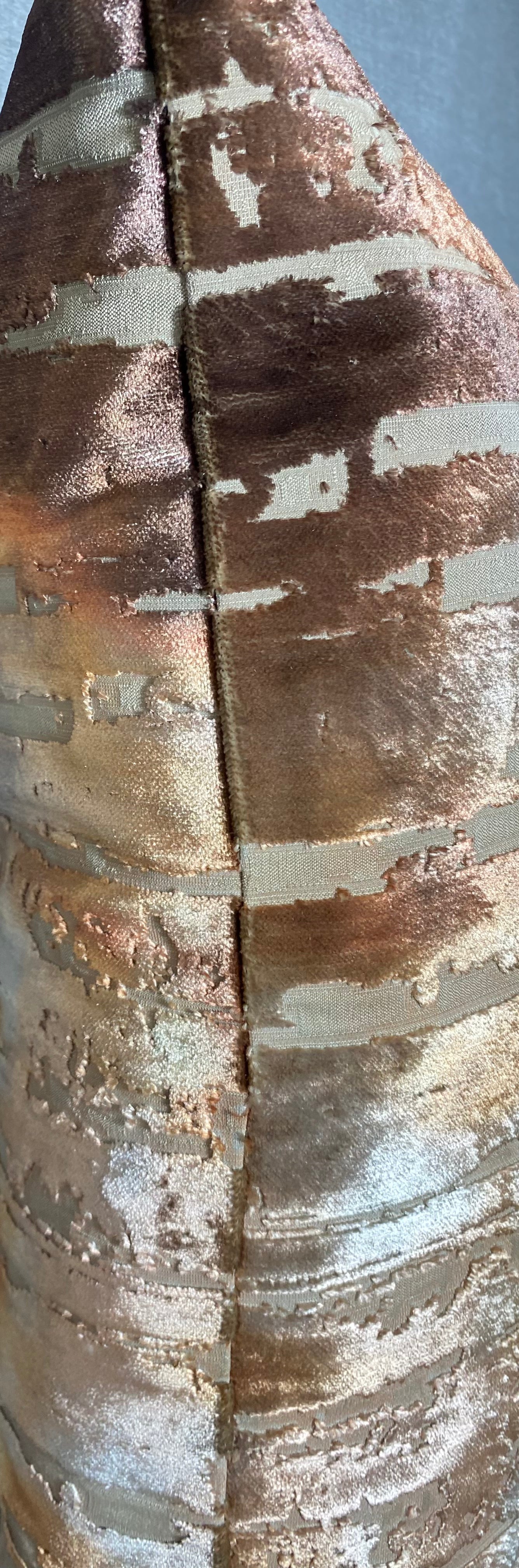 Luxury Pillow – 24" × 24" – Bonbons Caramel