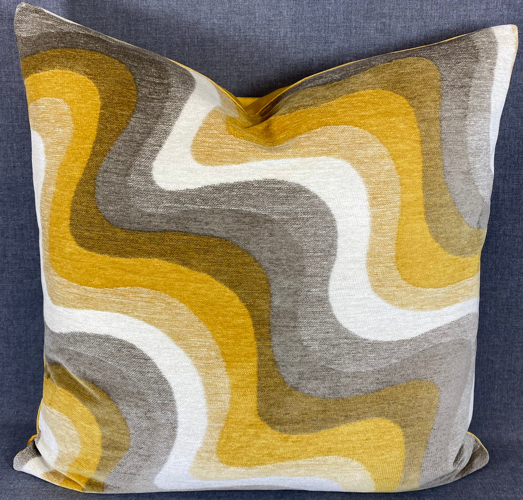 Luxury Pillow - 24" x 24" - Saffron Swirl