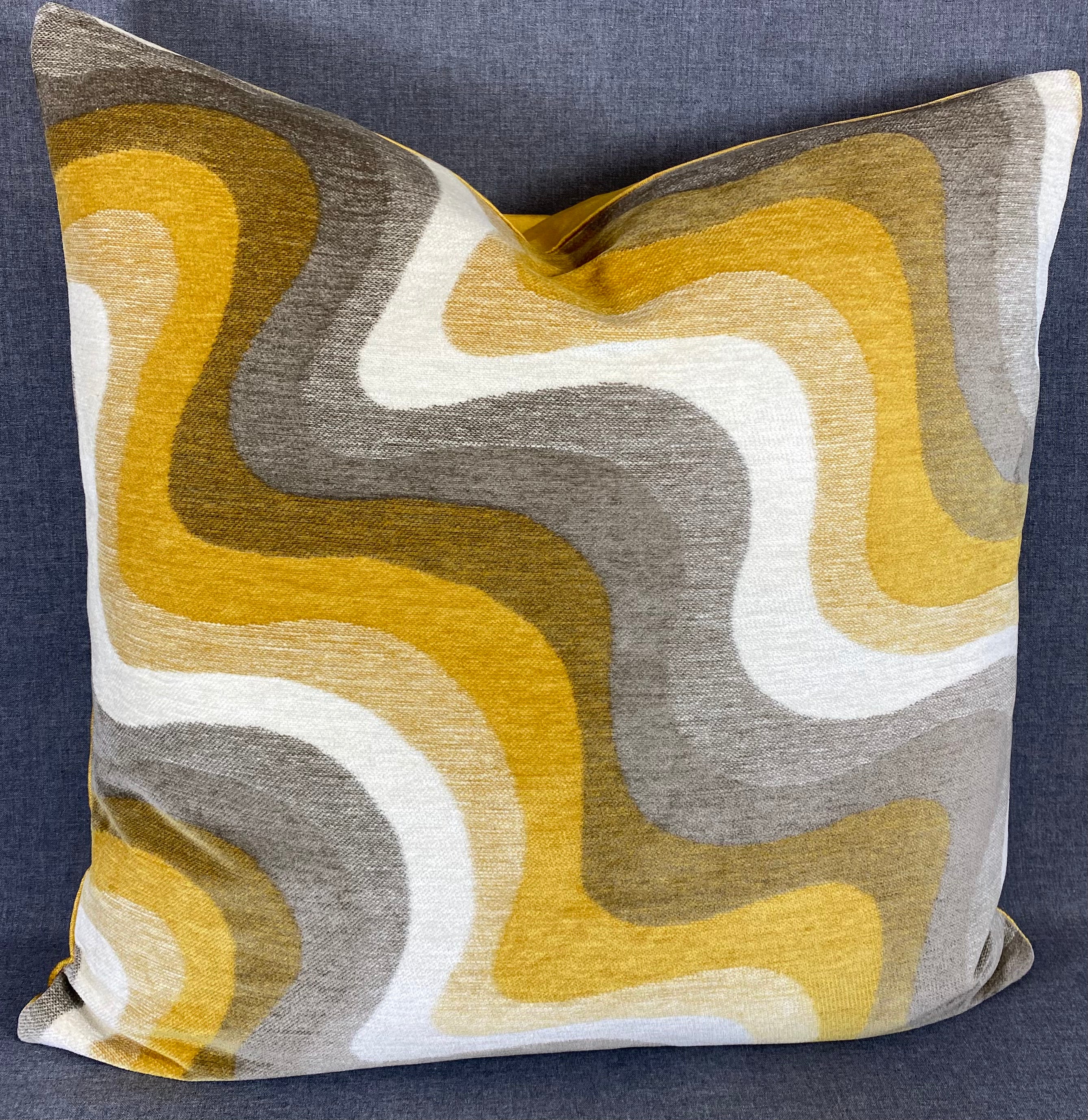 Luxury Pillow - 24" x 24" - Saffron Swirl