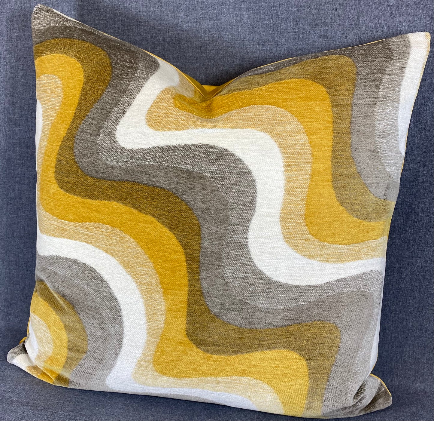 Luxury Pillow - 24" x 24" - Saffron Swirl