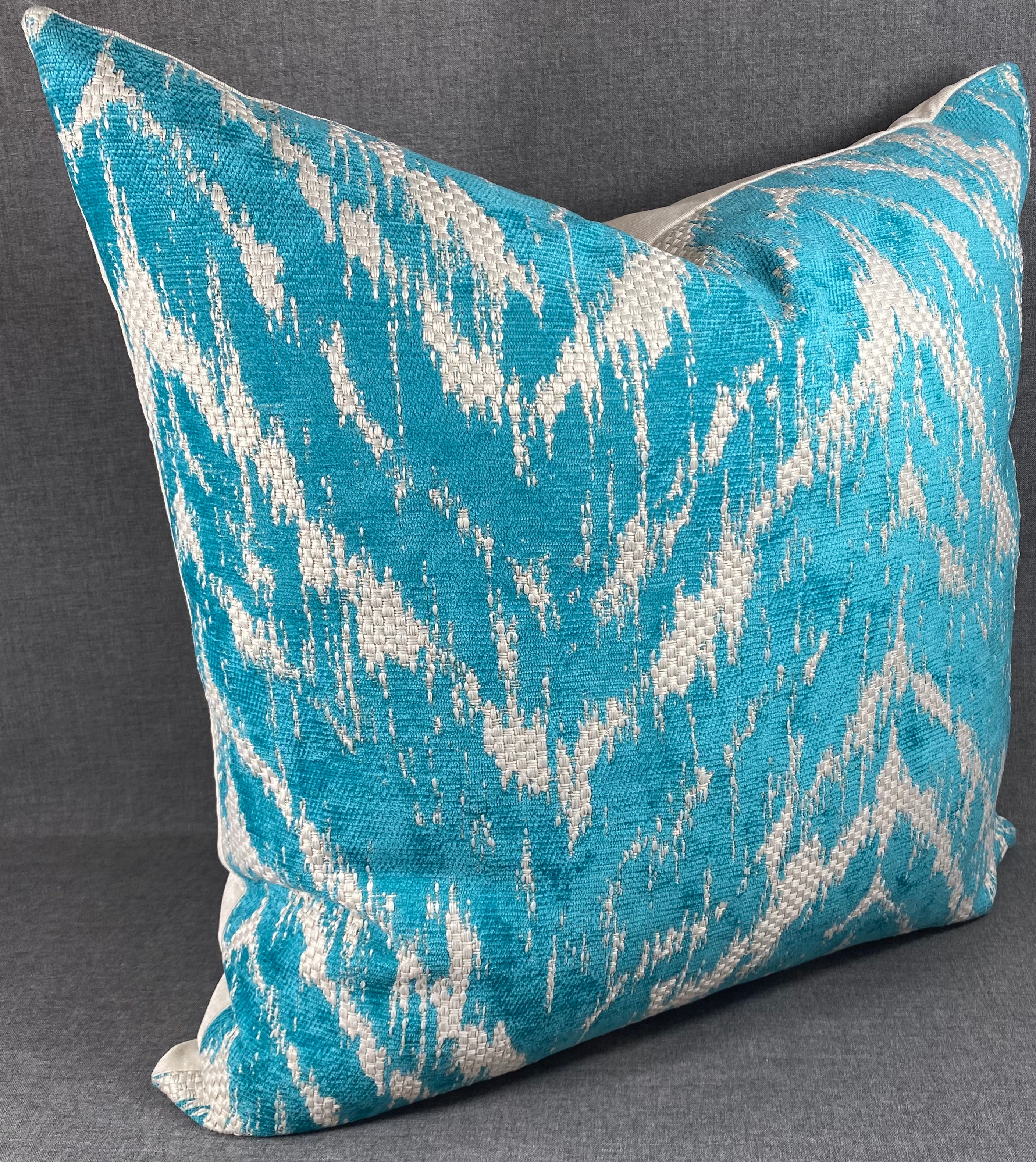 Luxury Pillow - 24" x 24" - Cayewah-Turquoise