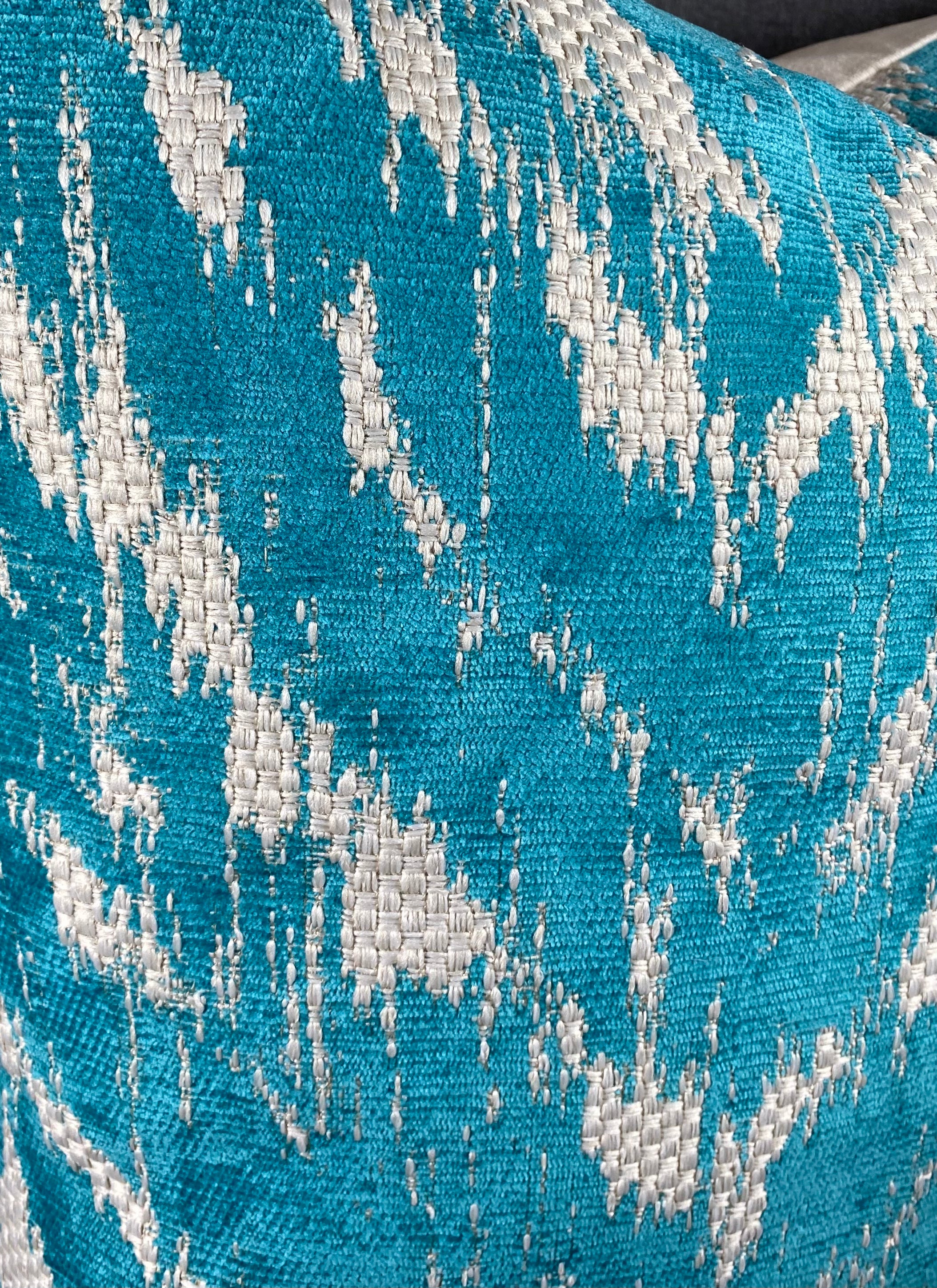 Luxury Pillow - 24" x 24" - Cayewah-Turquoise