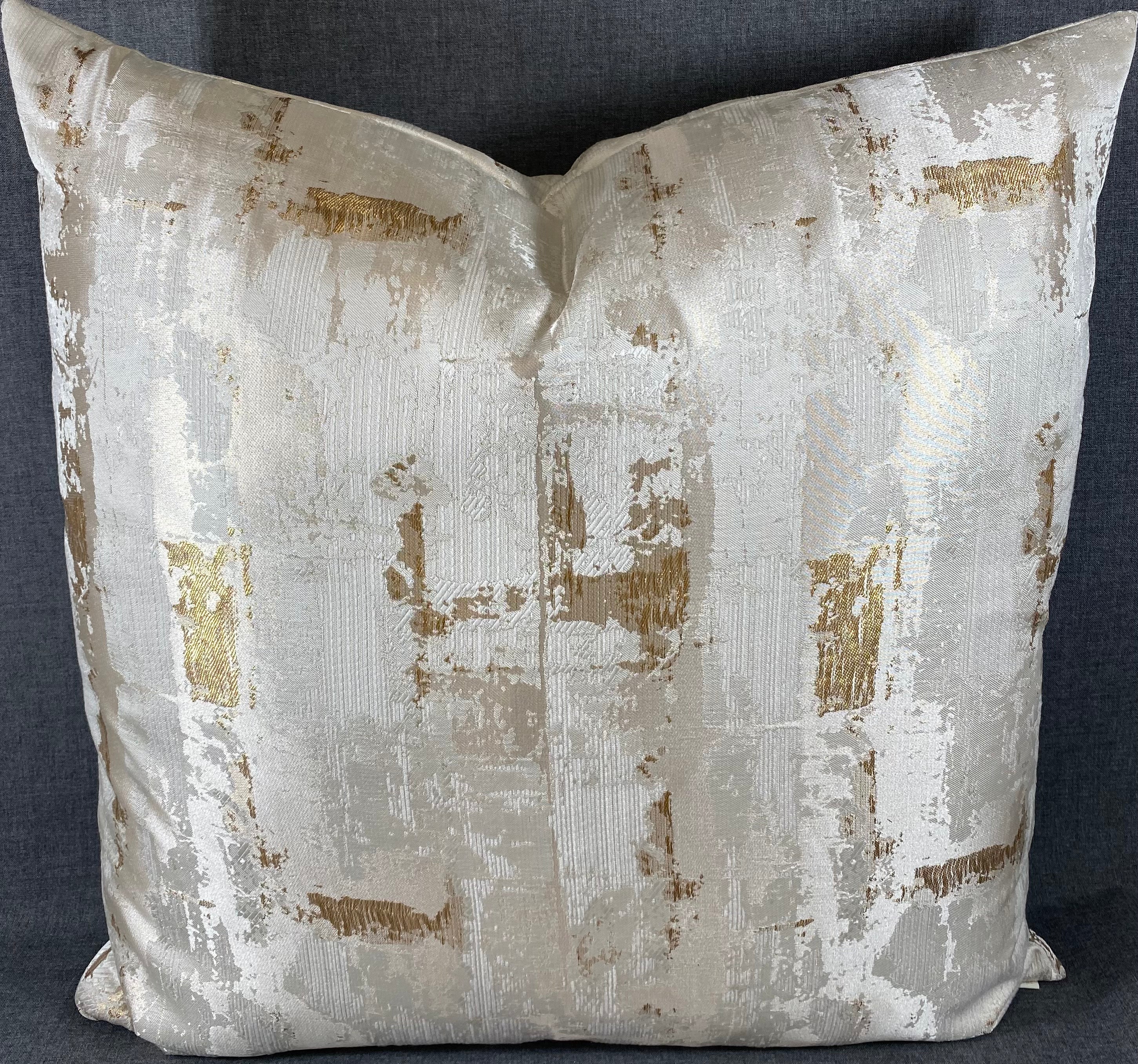 Luxury Pillow - 24" x 24" - London