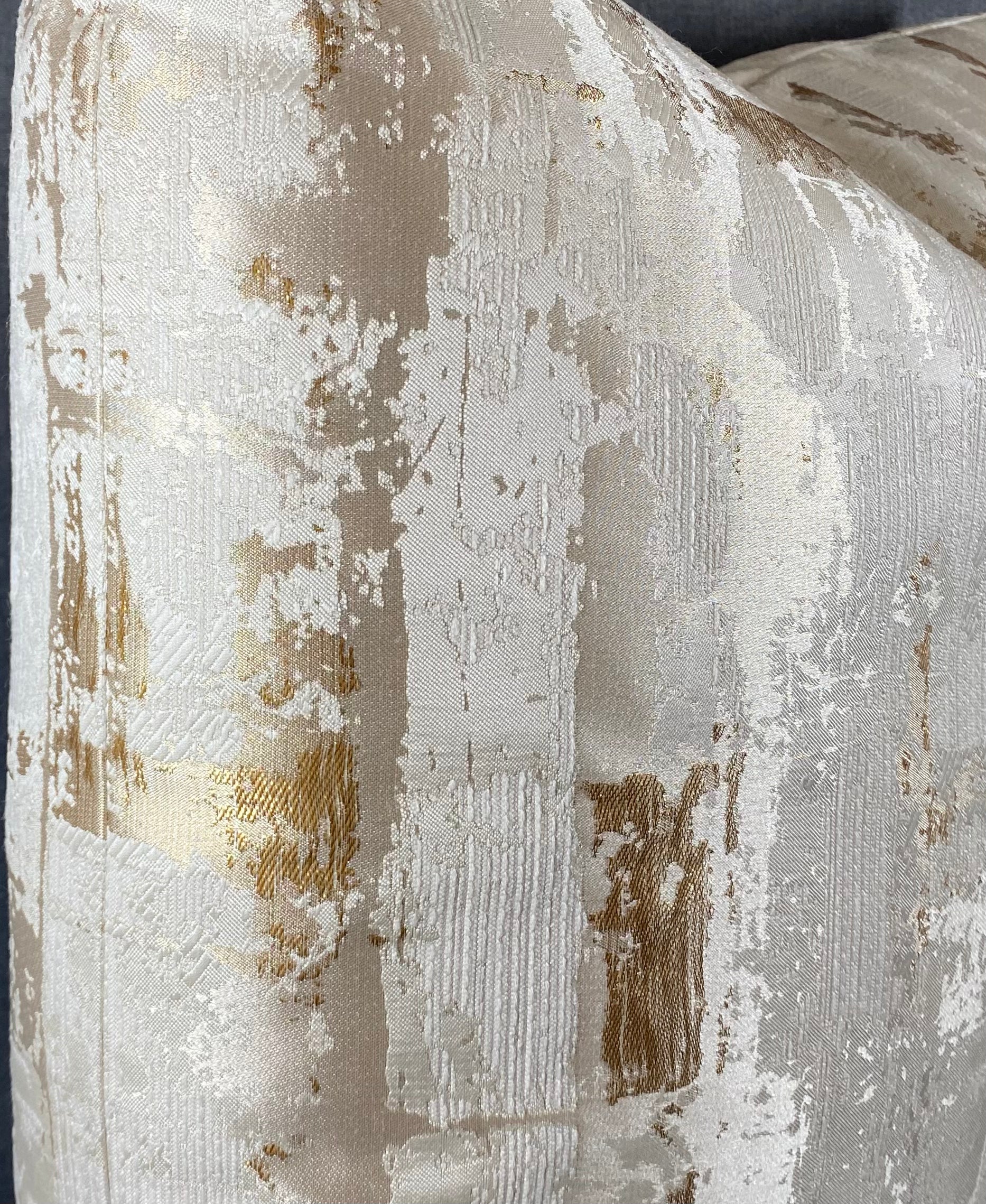 Luxury Pillow - 24" x 24" - London