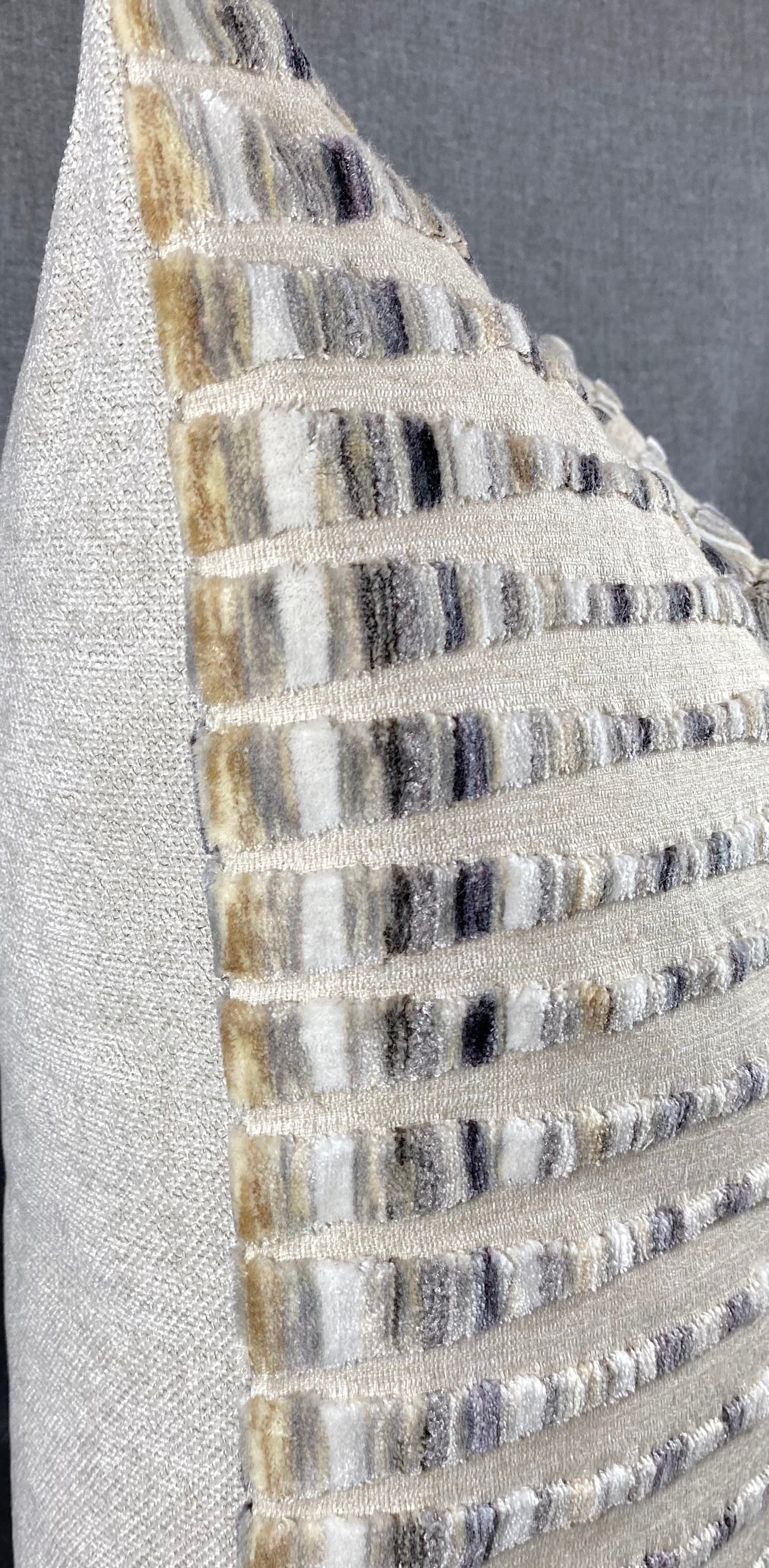 Luxury Pillow - 24" x 24" - Knock Out Sandstone