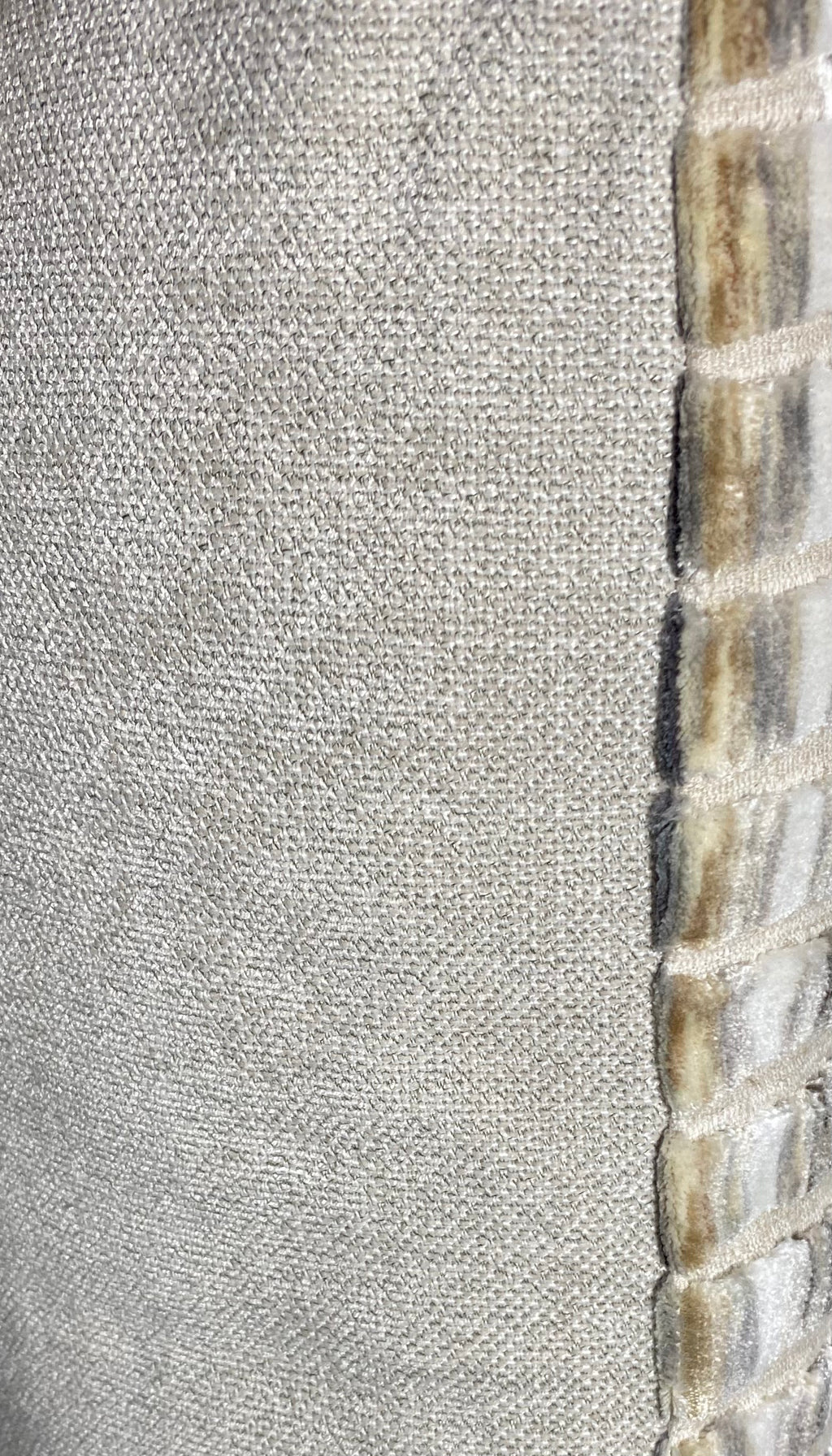 Luxury Pillow - 24" x 24" - Knock Out Sandstone