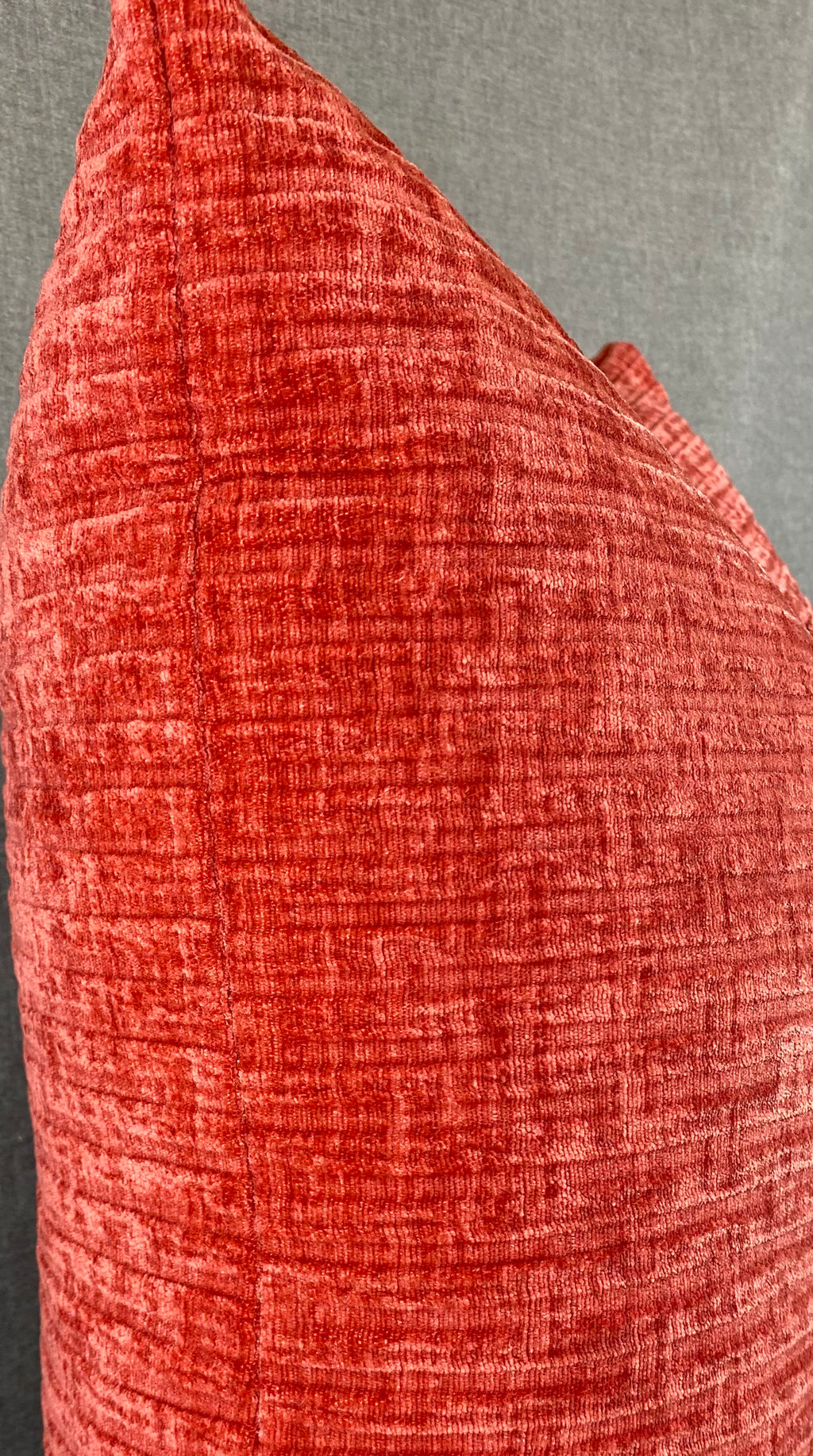 Luxury Pillow – 24" × 24" – Lift Pepper