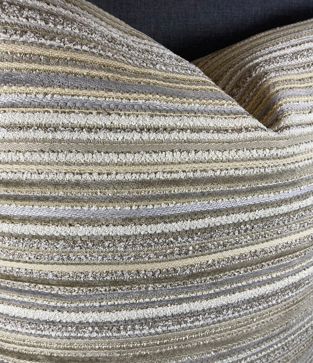 Luxury Pillow - 24" x 24" - Subtle Layers