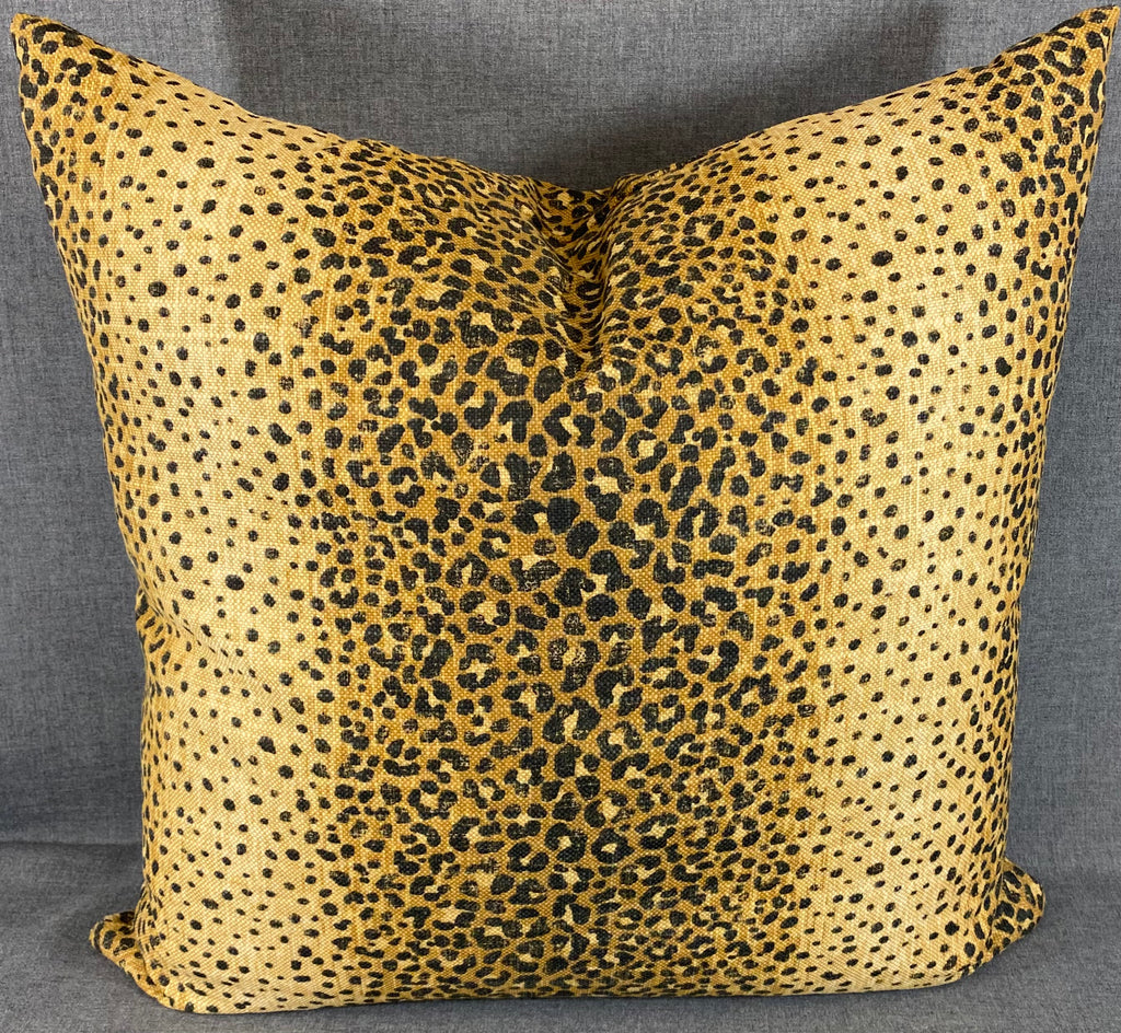 Luxury Pillow - 24" x 24" - Nala Saffron