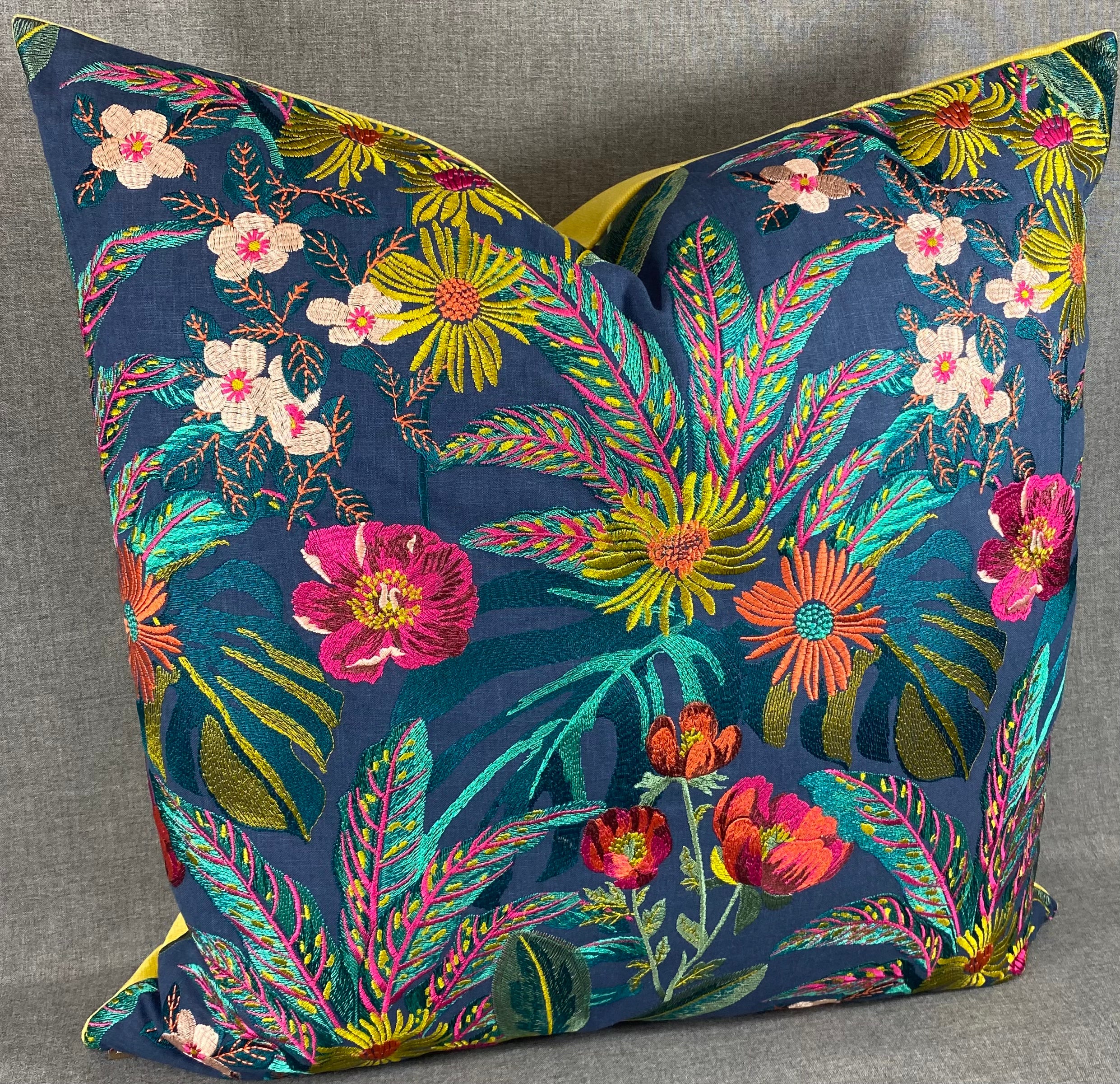 Luxury Pillow - 24" x 24"- Abelia