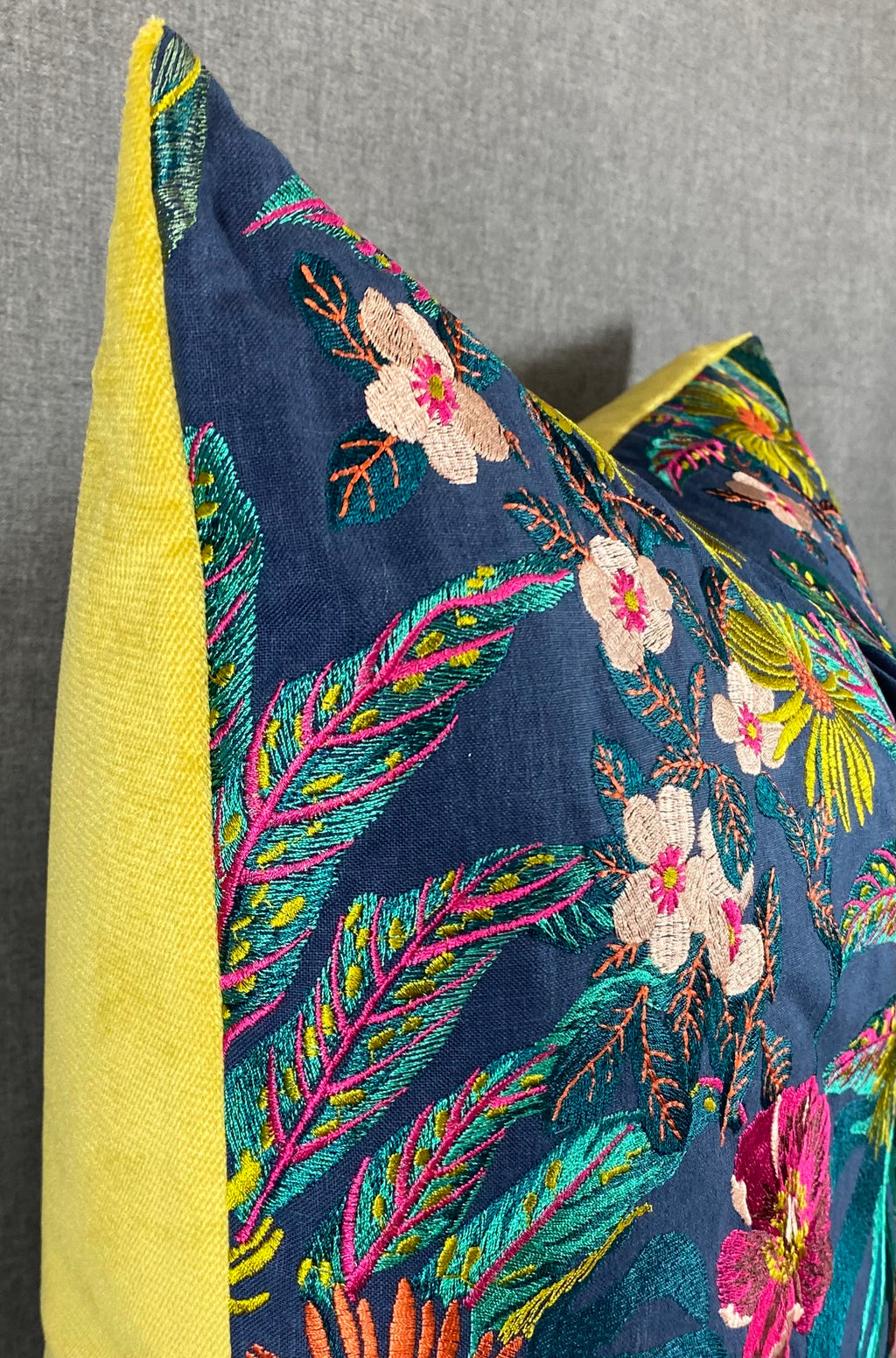 Luxury Pillow - 24" x 24"- Abelia