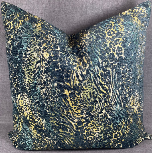 Luxury Pillow - 24" x 24" - Jumanji-Mirage