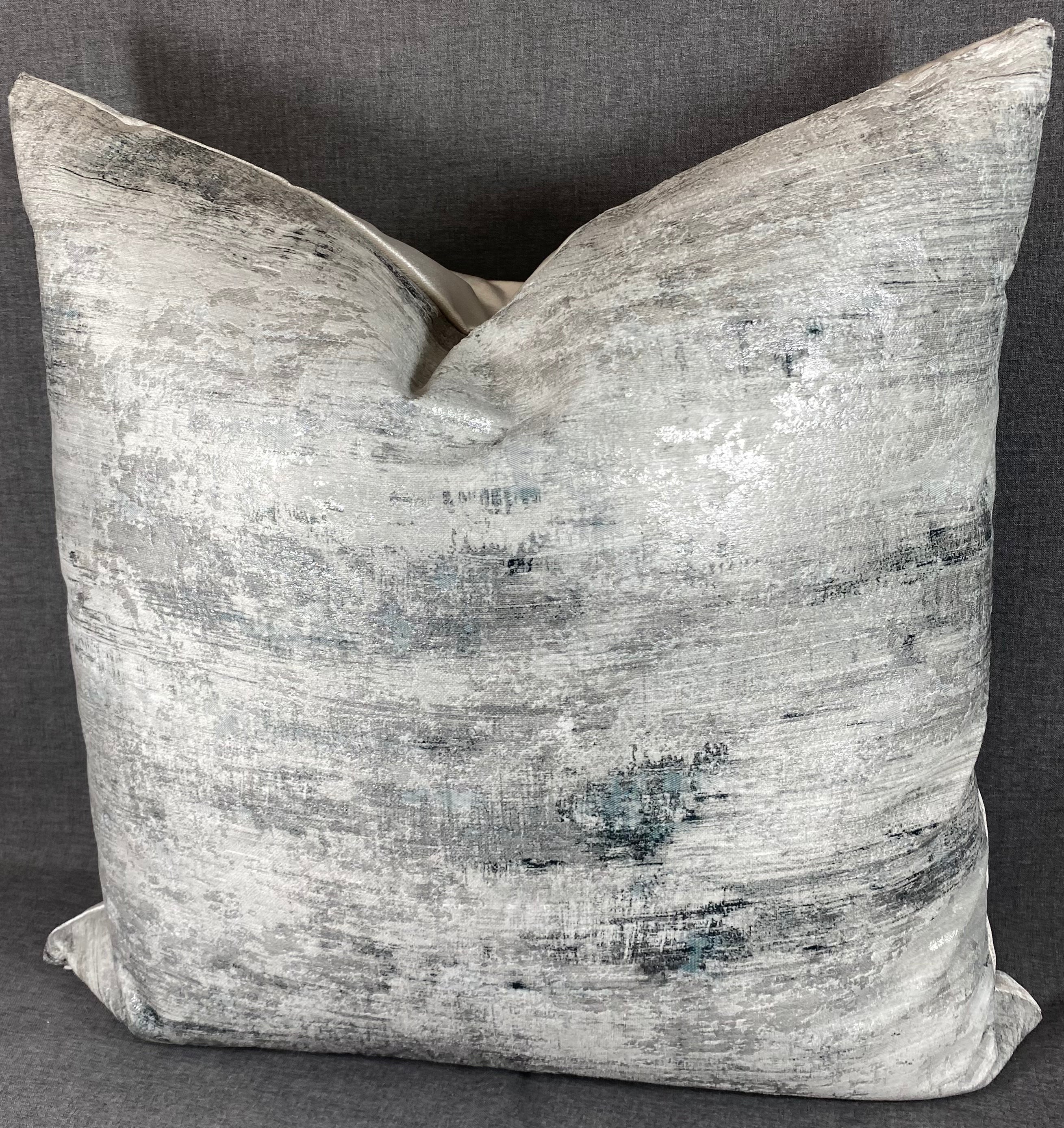 Luxury Pillow – 24" × 24" – Serston Silver