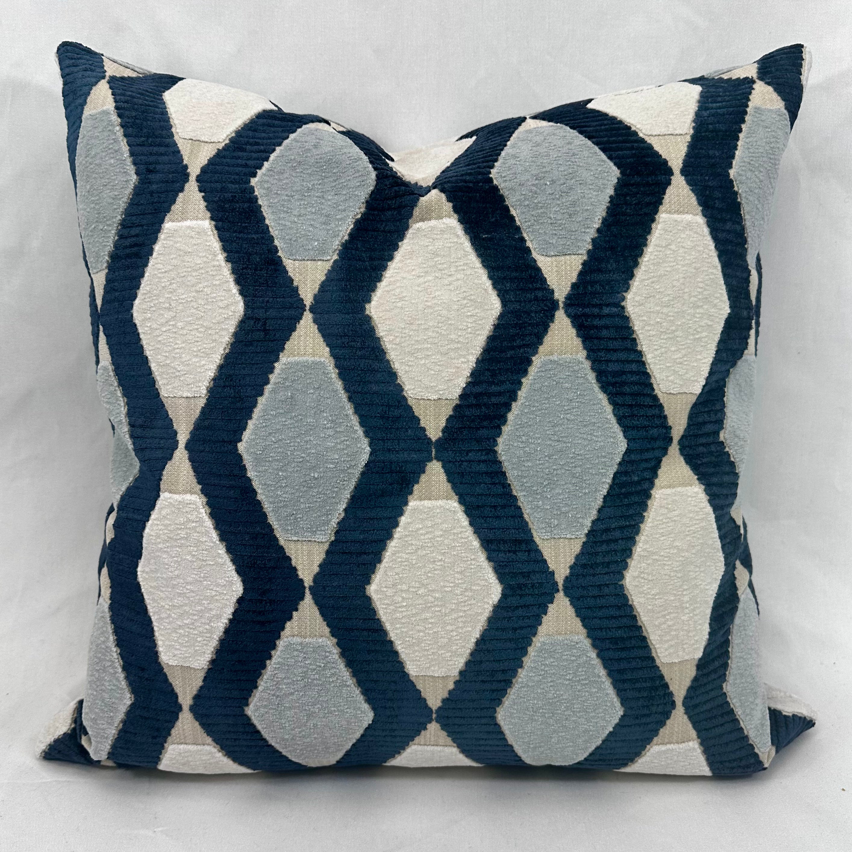 Luxury Pillow – 24" × 24" – Oblique Azul