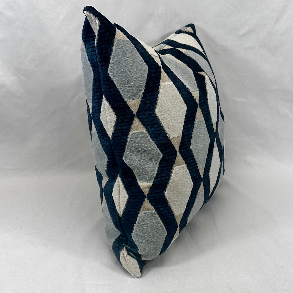 Luxury Pillow – 24" × 24" – Oblique Azul