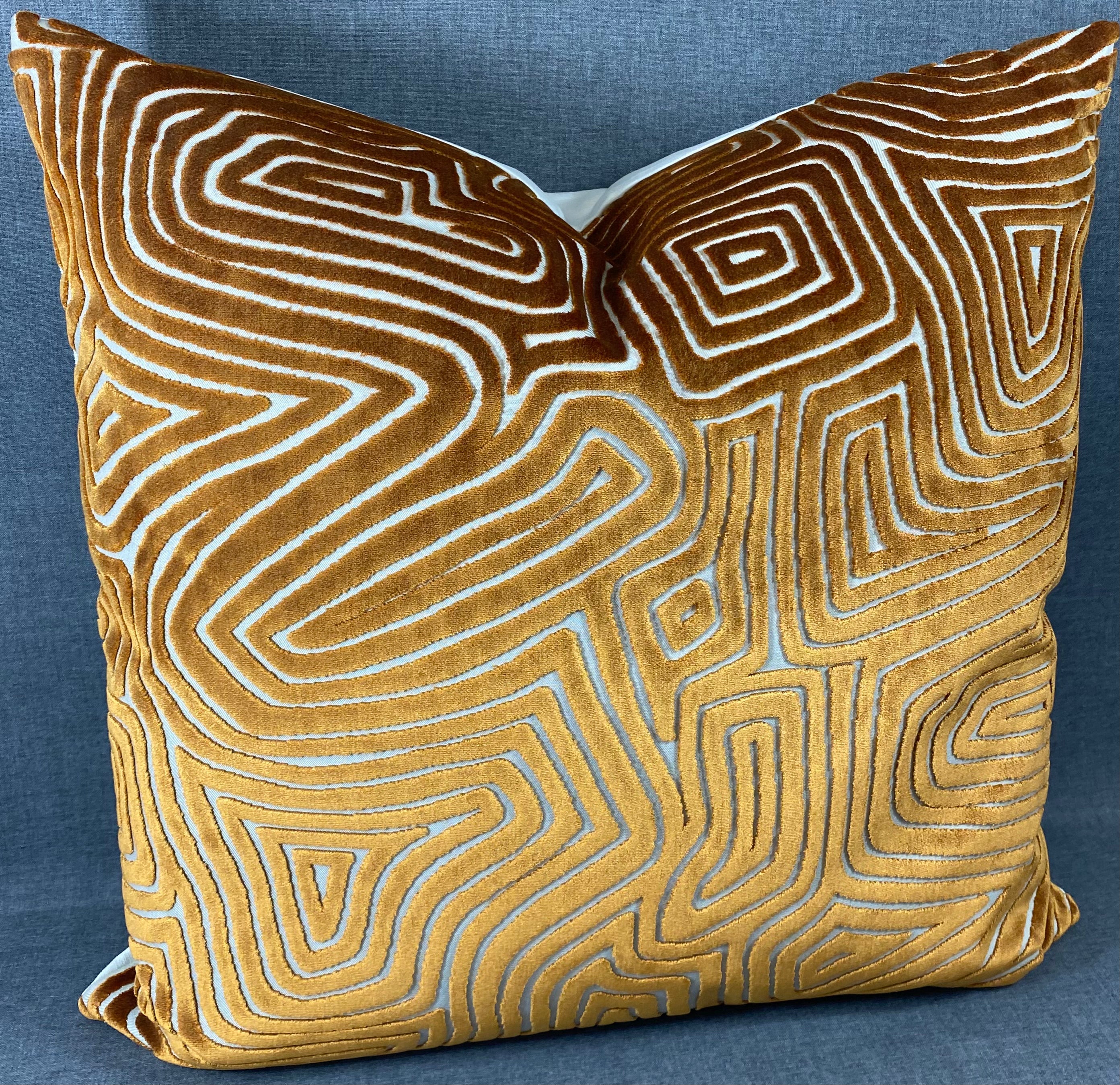 Luxury Pillow – 24" × 24" – Vertigo Rust