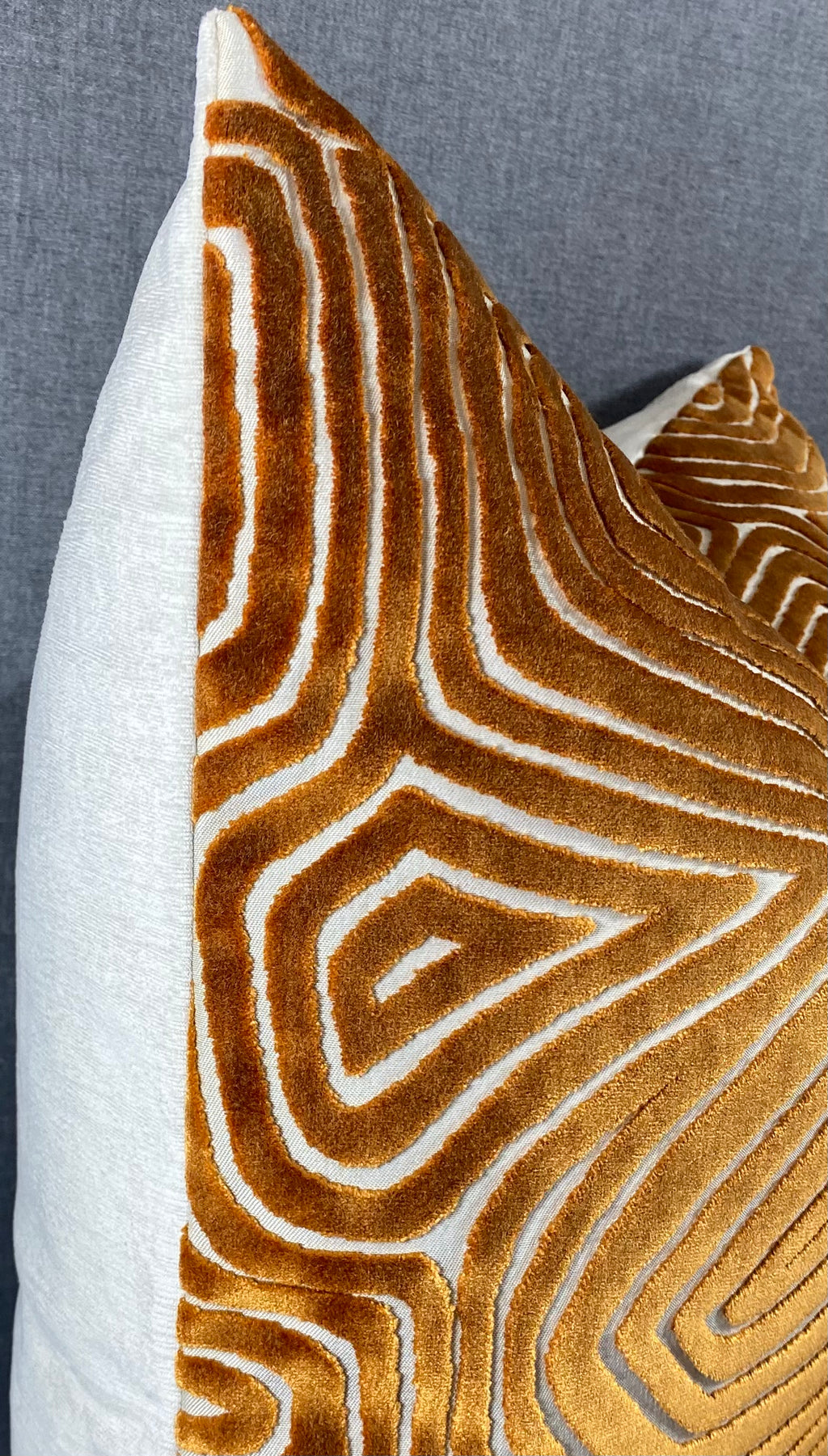 Luxury Pillow – 24" × 24" – Vertigo Rust