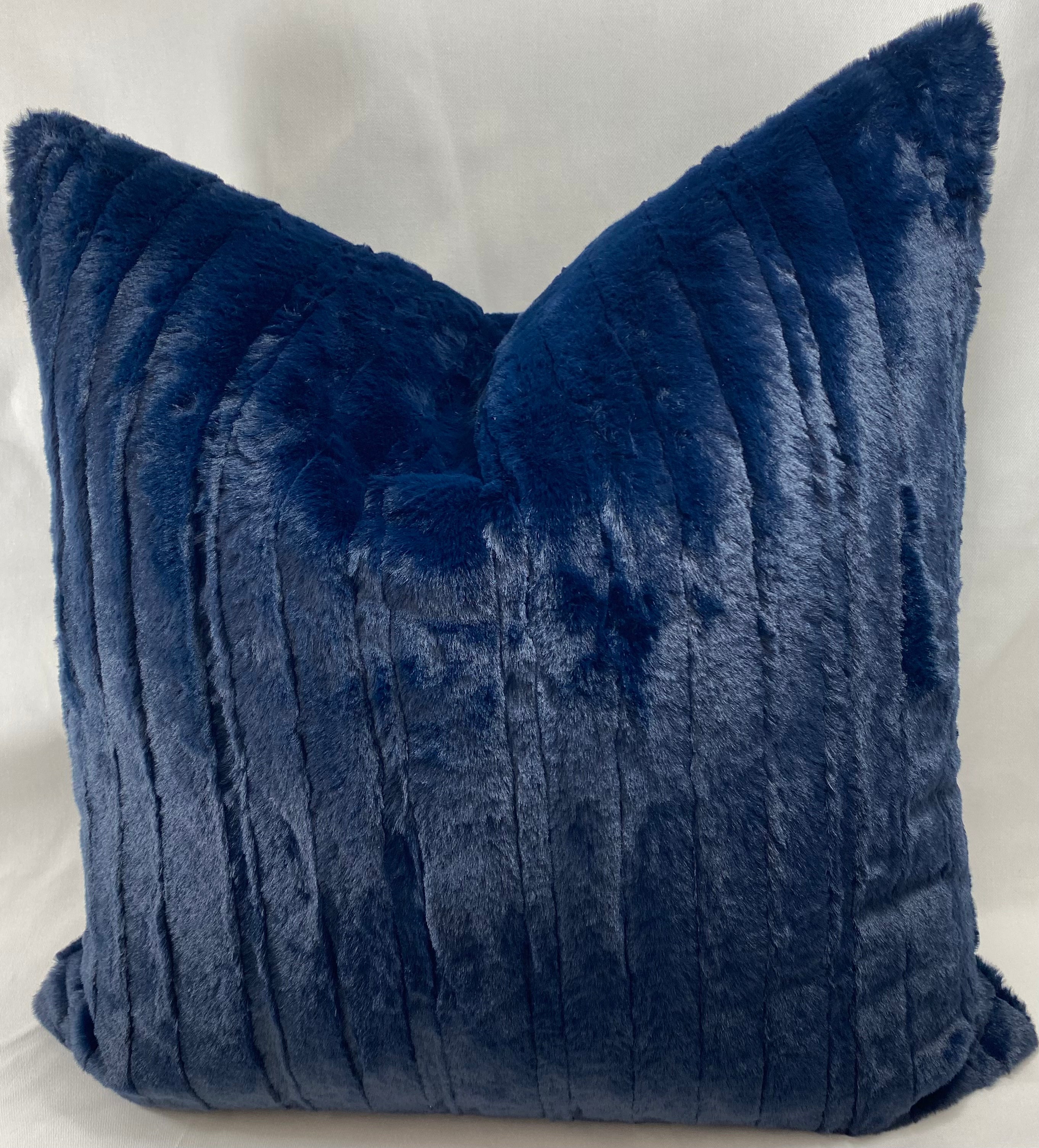 Luxury Pillow- 24" x 24" Spalding Midnight