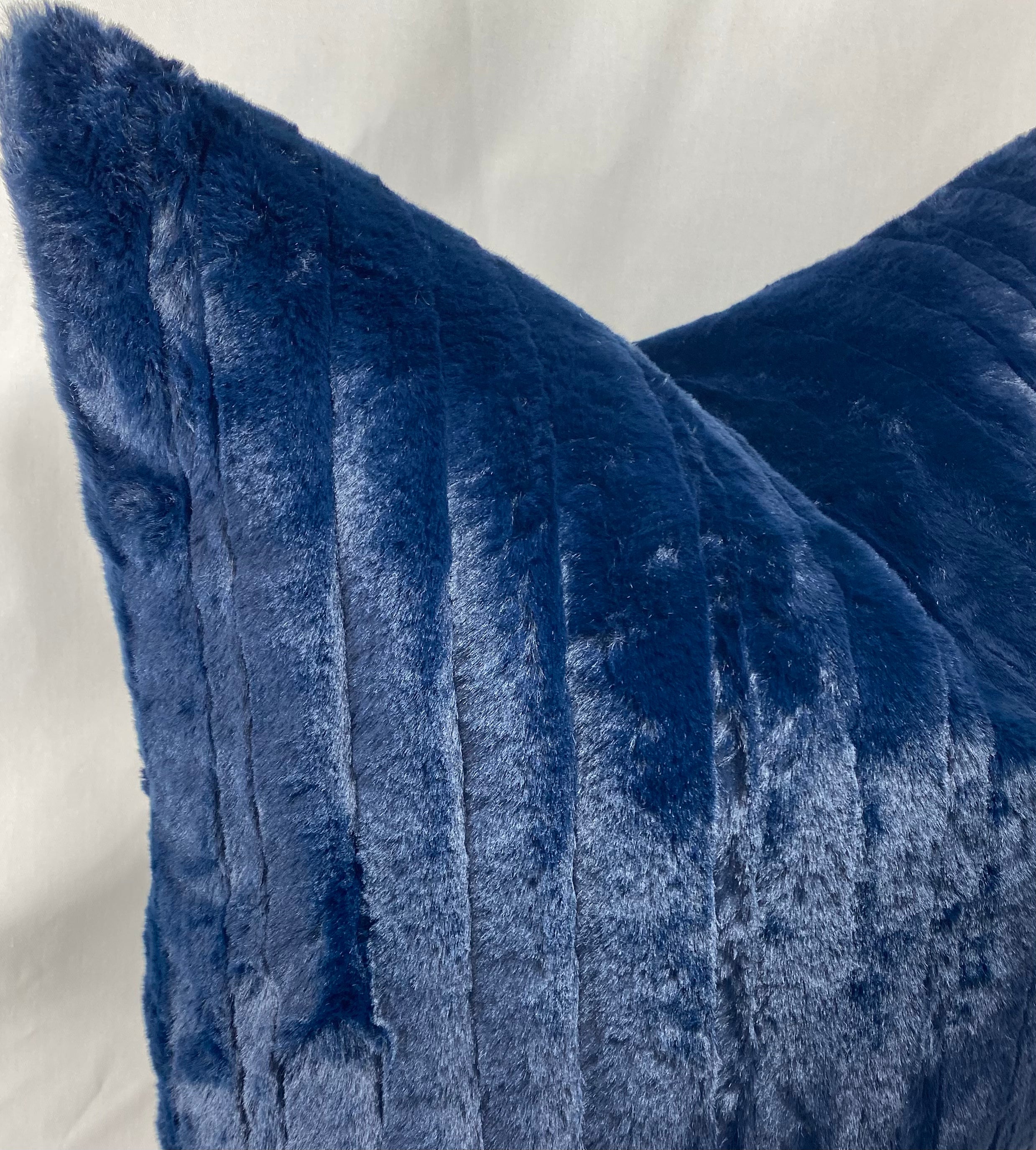 Luxury Pillow- 24" x 24" Spalding Midnight