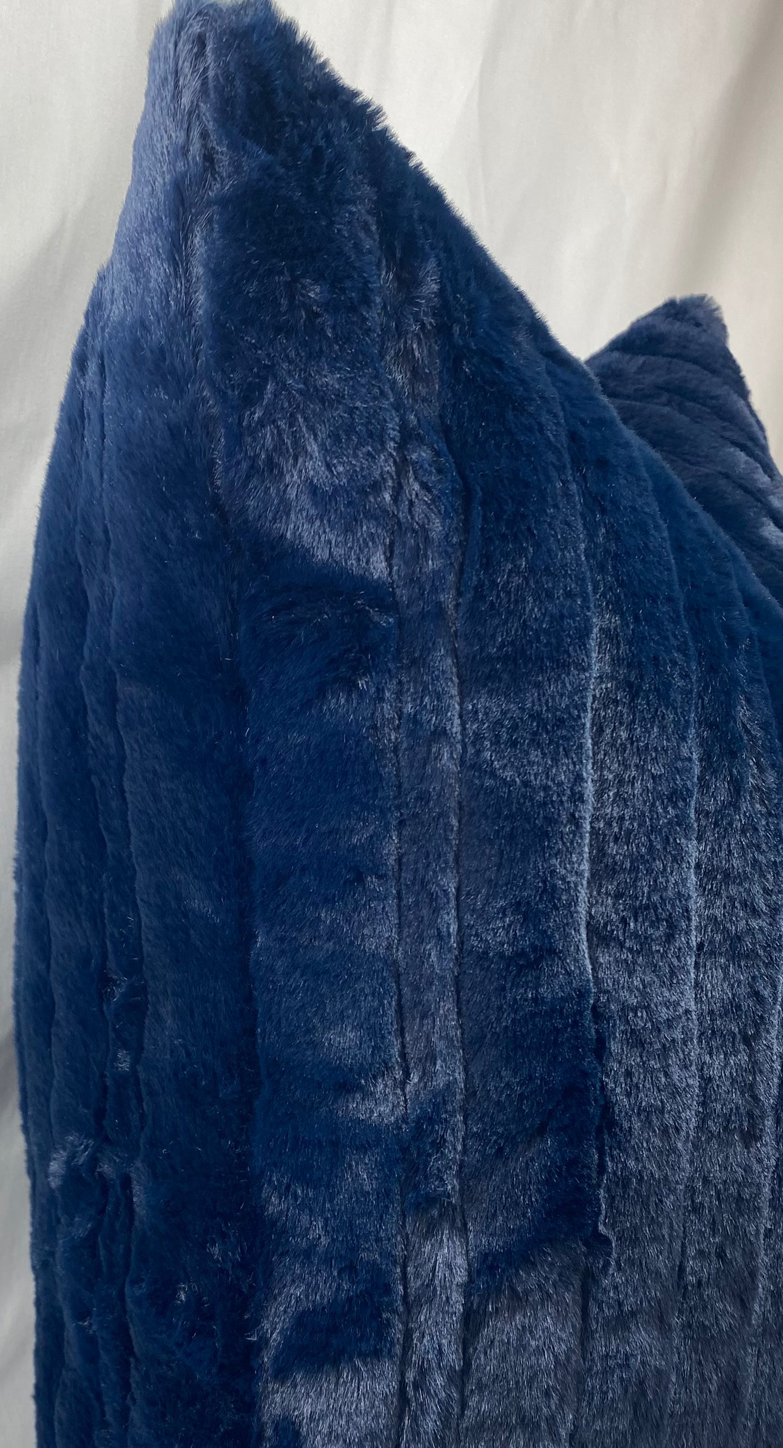 Luxury Pillow- 24" x 24" Spalding Midnight