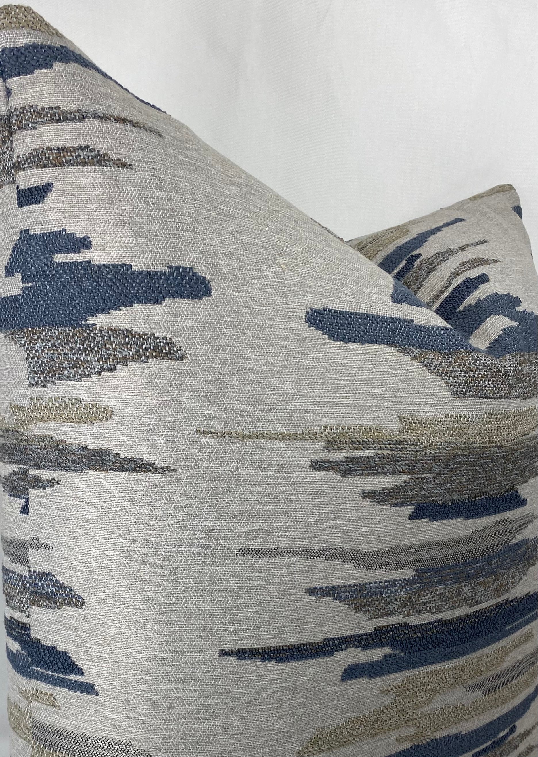 Luxury Pillow – 24" × 24" – Chadford Blue