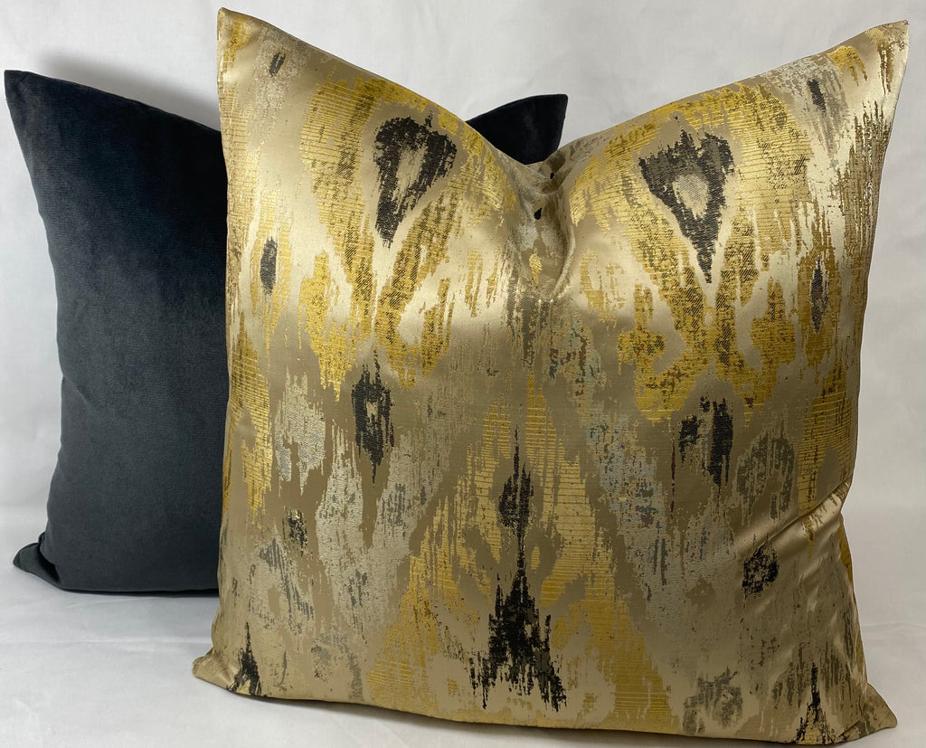 Luxury Pillow - 24" x 24" - Radiant Gold