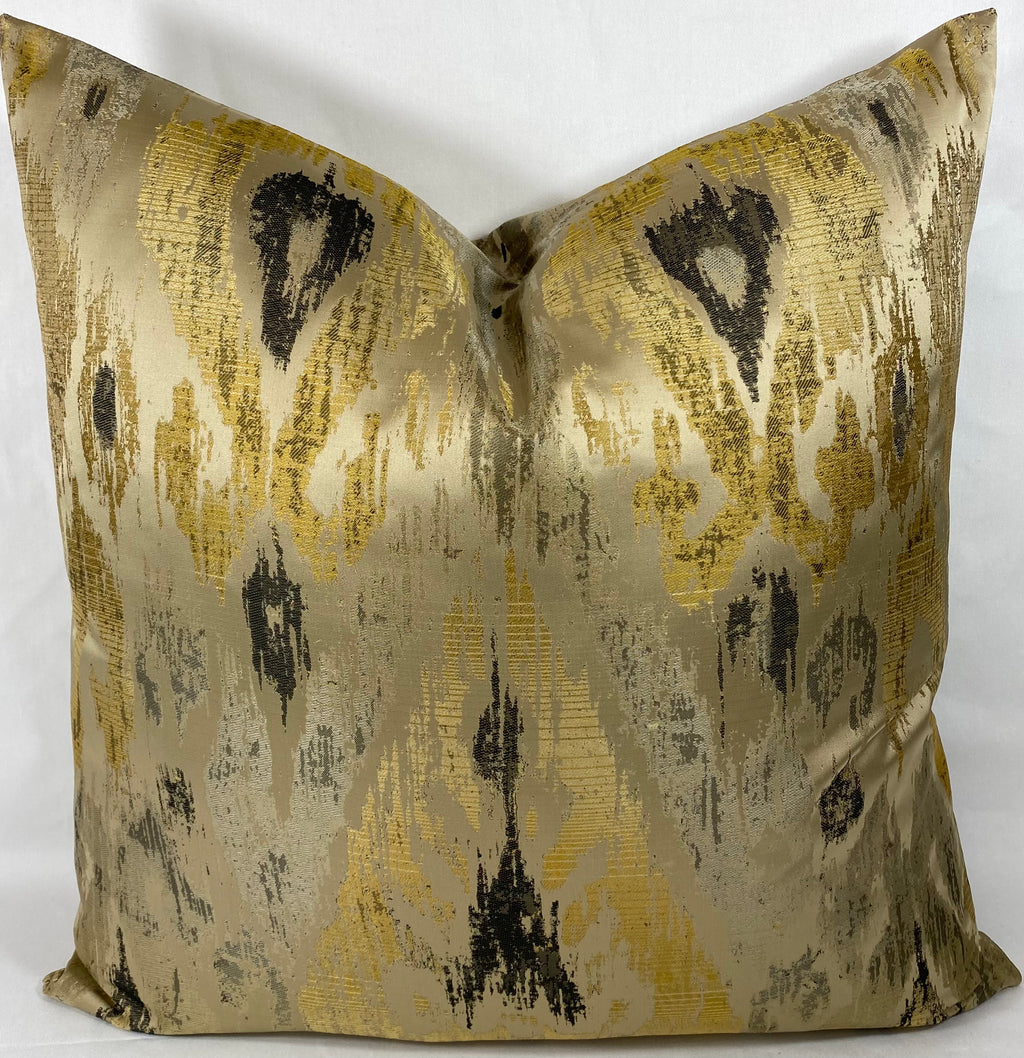 Luxury Pillow - 24" x 24" - Radiant Gold