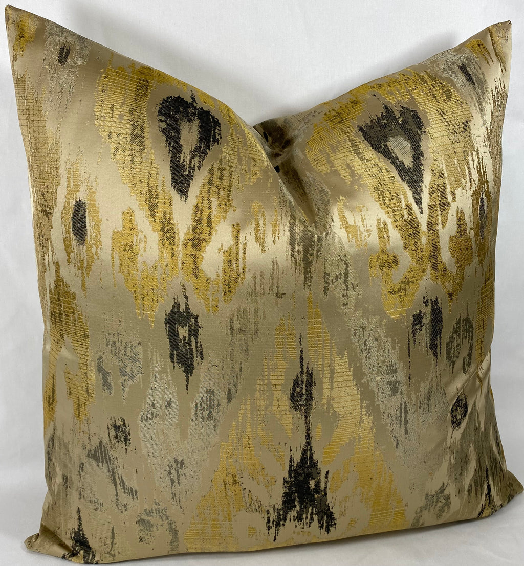 Luxury Pillow - 24" x 24" - Radiant Gold