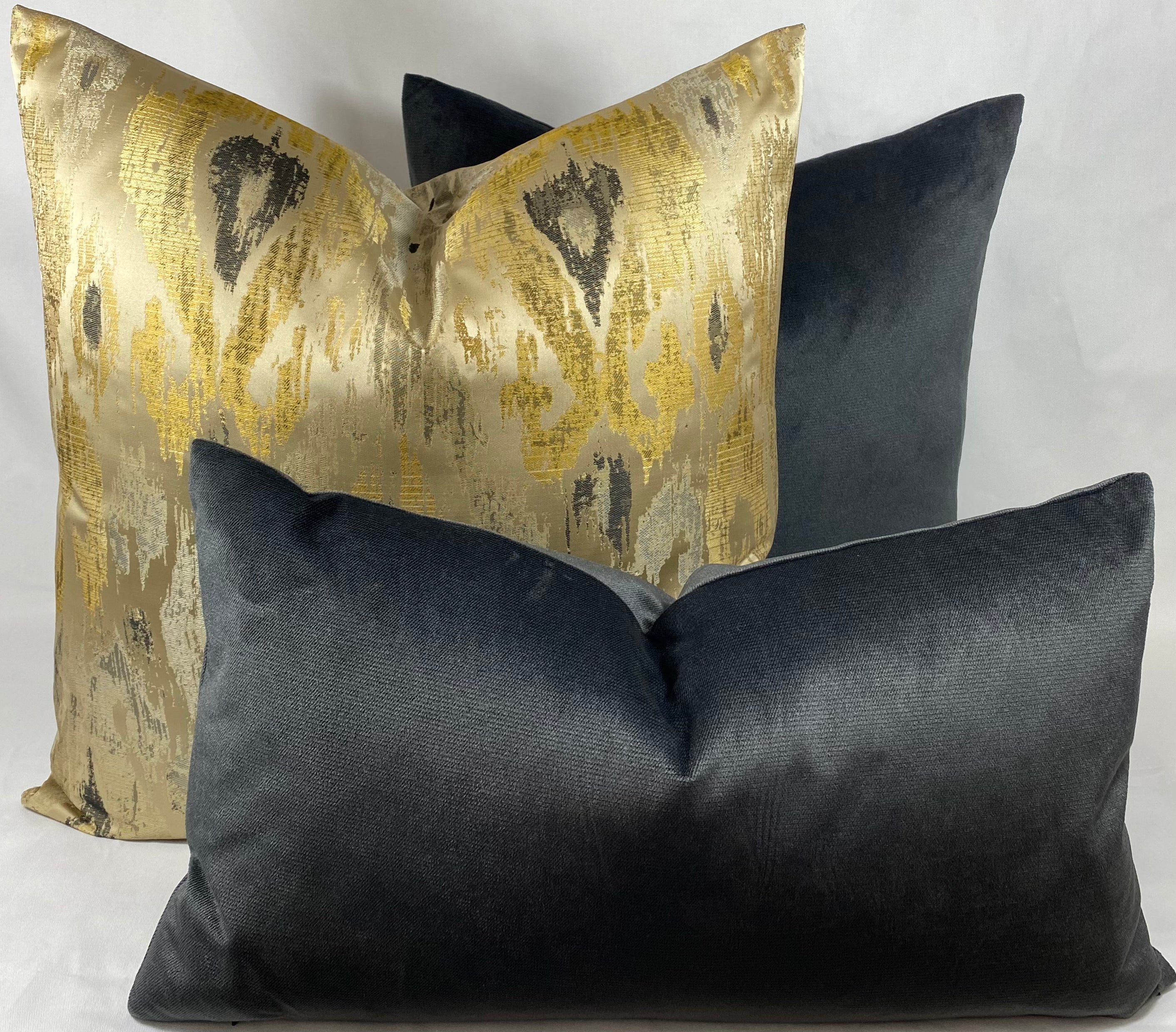 Luxury Pillow - 24" x 24" - Radiant Gold