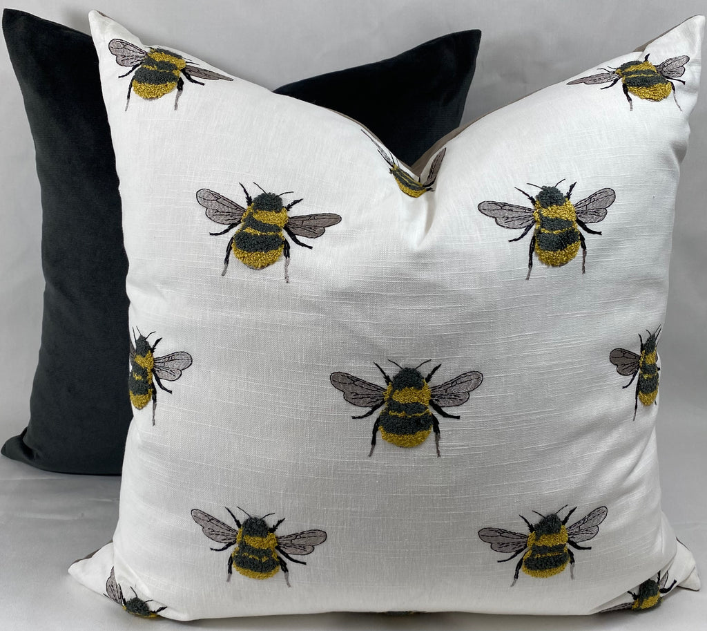 Luxury Pillow - 24" x 24" - Busy Bee White