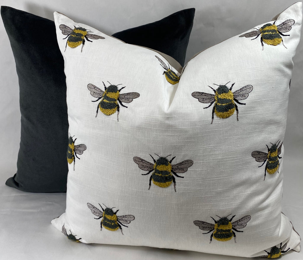 Luxury Pillow - 24" x 24" - Busy Bee White