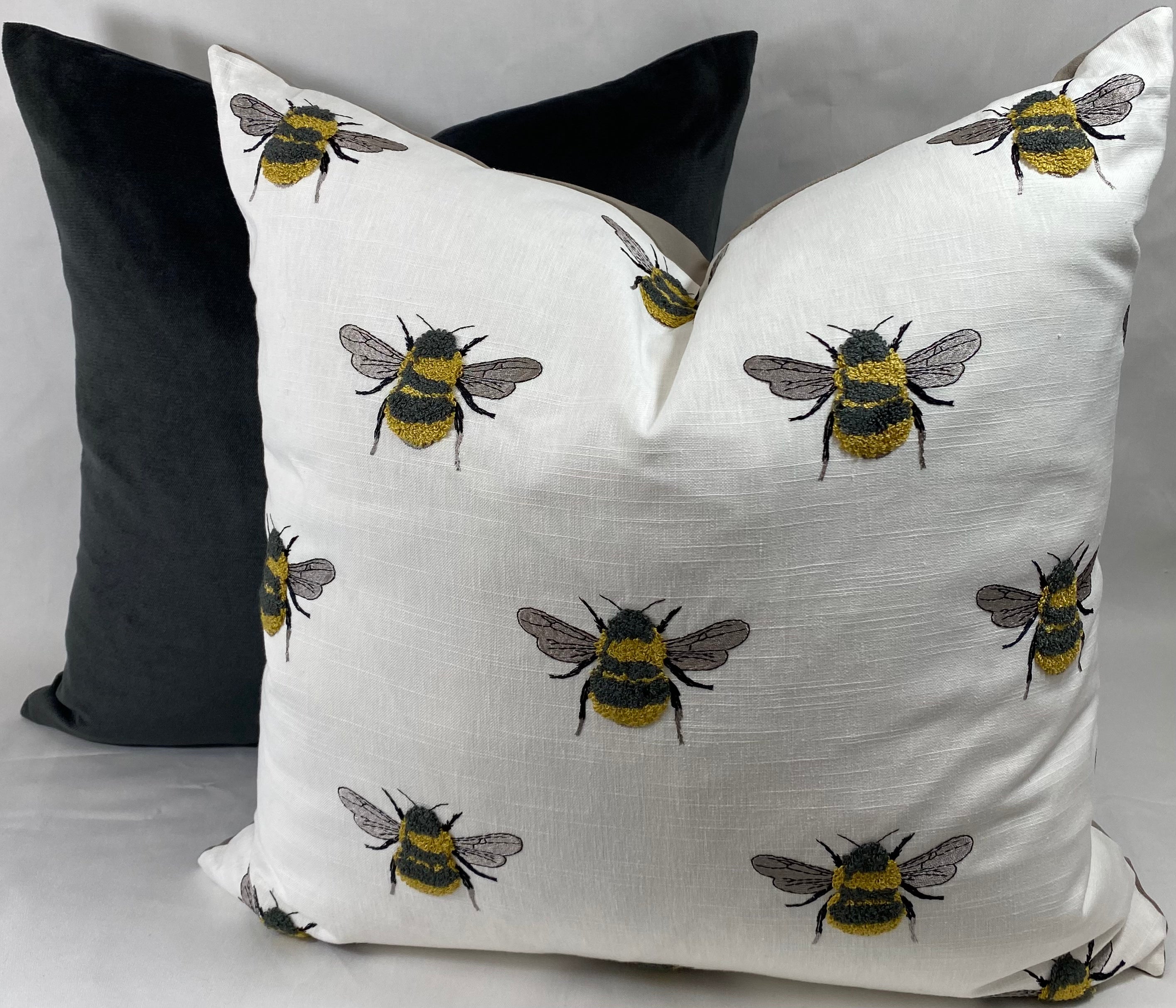Luxury Pillow - 24" x 24" - Busy Bee White