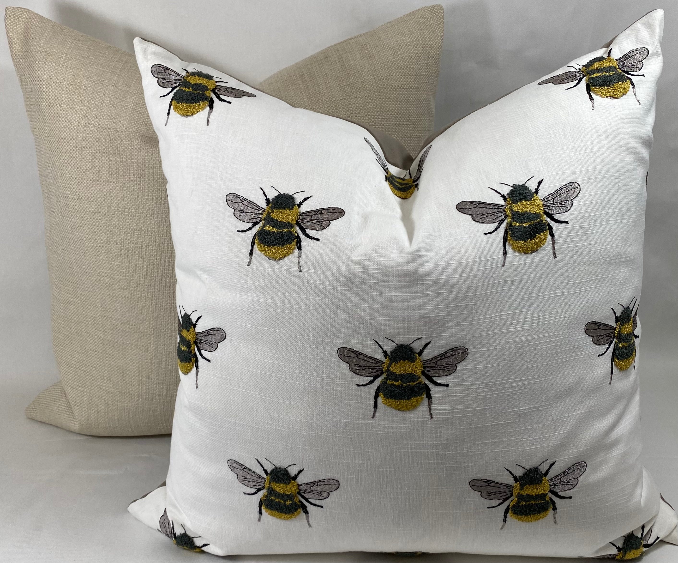 Luxury Pillow - 24" x 24" - Busy Bee White
