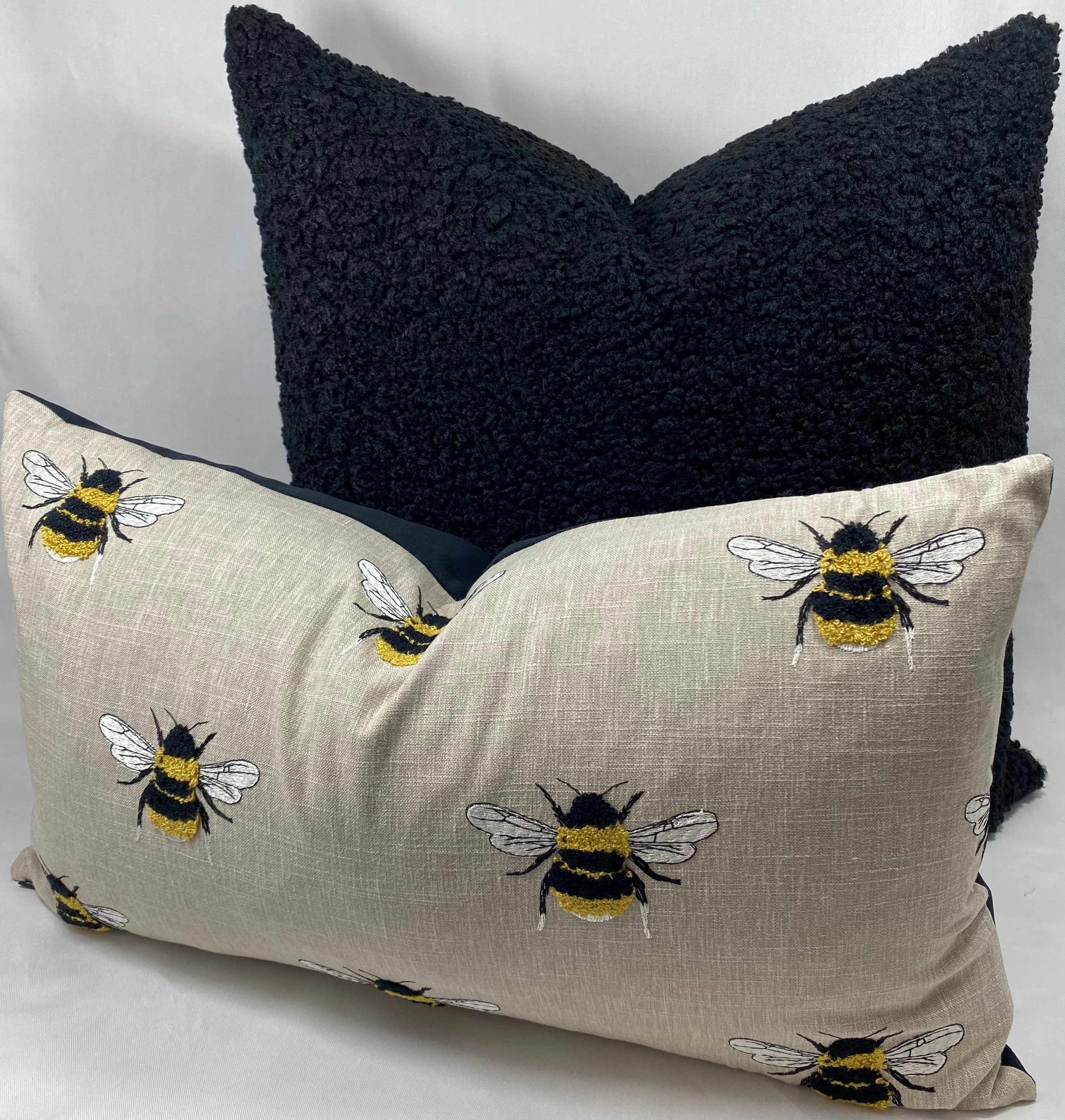 Luxury Pillow - 24" x 24"- Poodle Jet