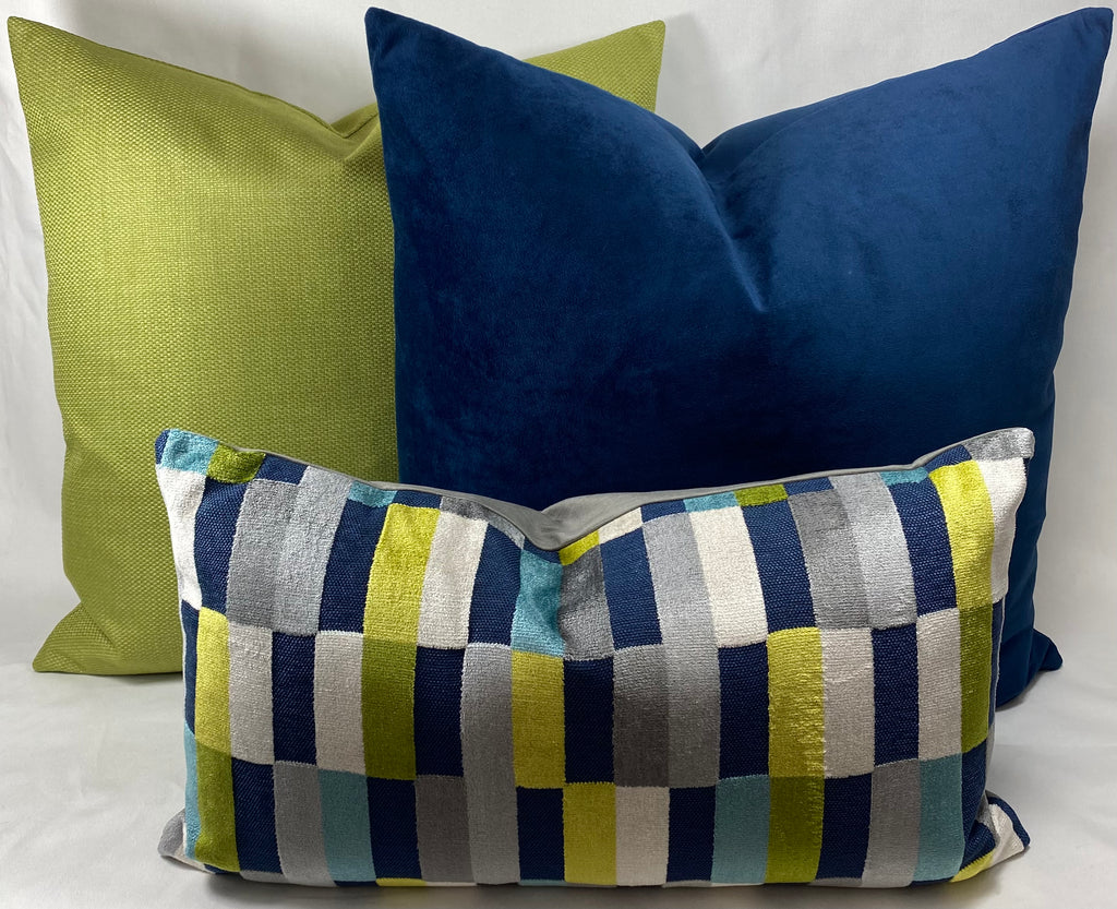 Luxury Pillow – 24" × 24" – Tamarisk Lime