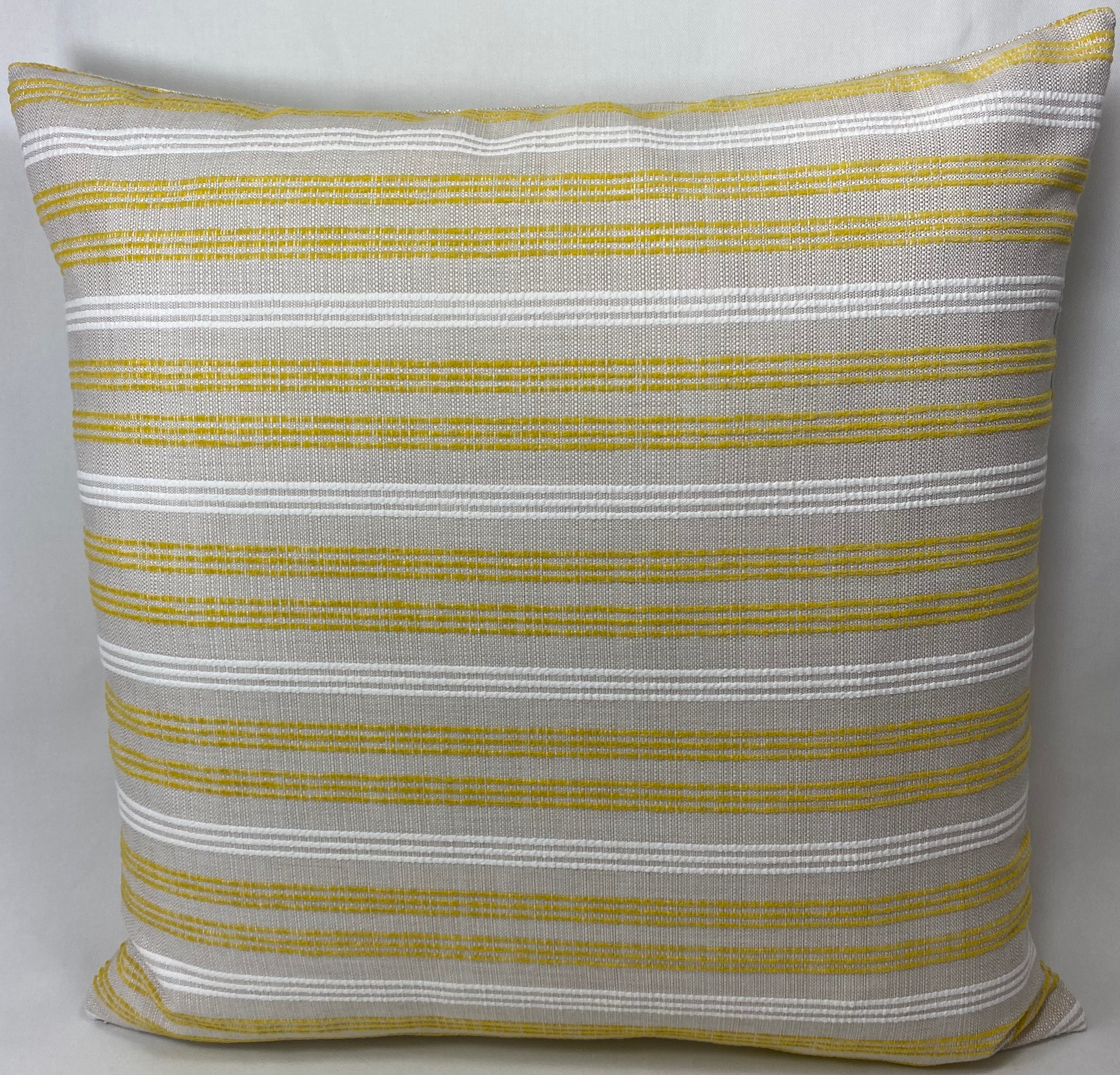 Luxury Outdoor Pillow - 22" x 22"- Havenview Daffodil