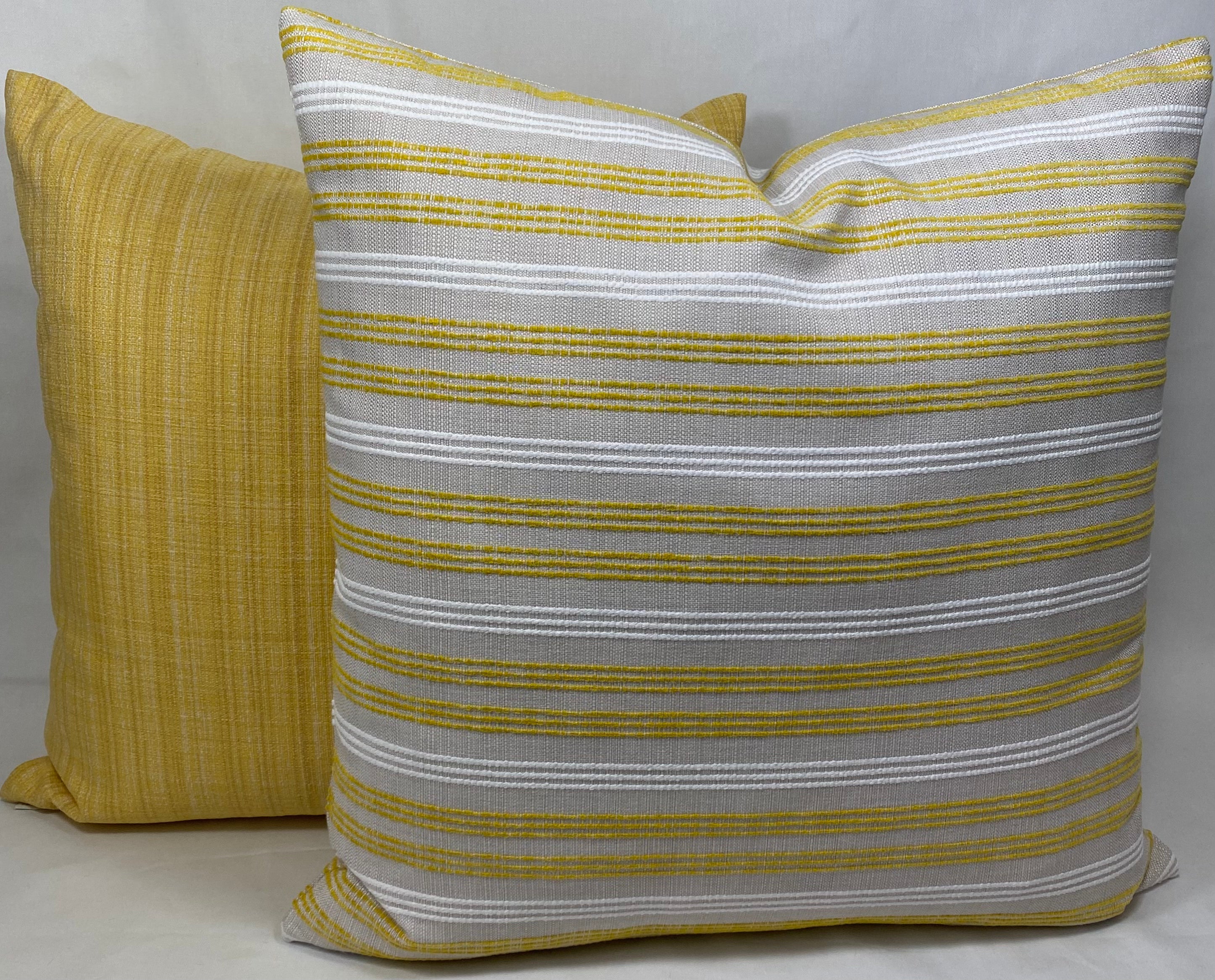 Luxury Outdoor Pillow - 22" x 22"- Havenview Daffodil
