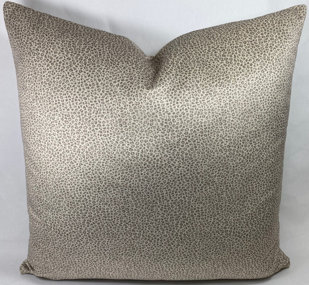 Luxury Pillow – 24" × 24" – Sophia