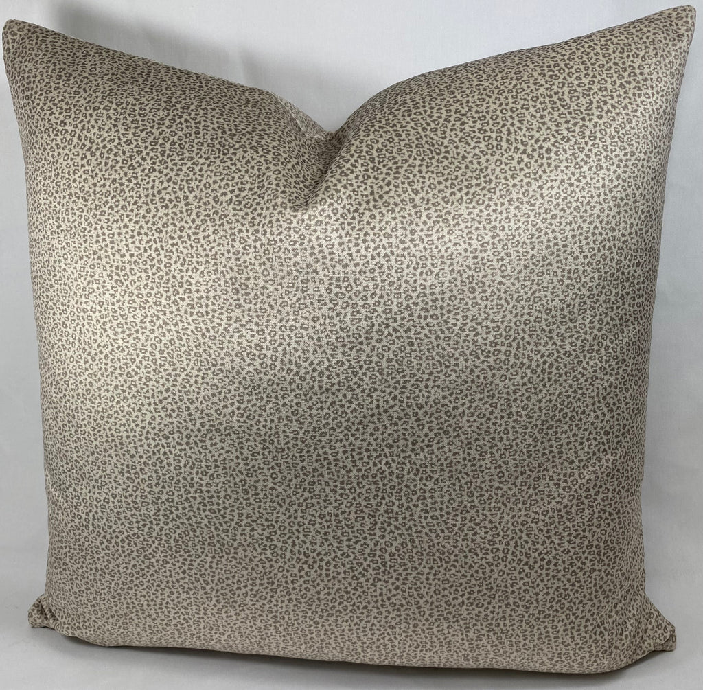 Luxury Pillow – 24" × 24" – Sophia