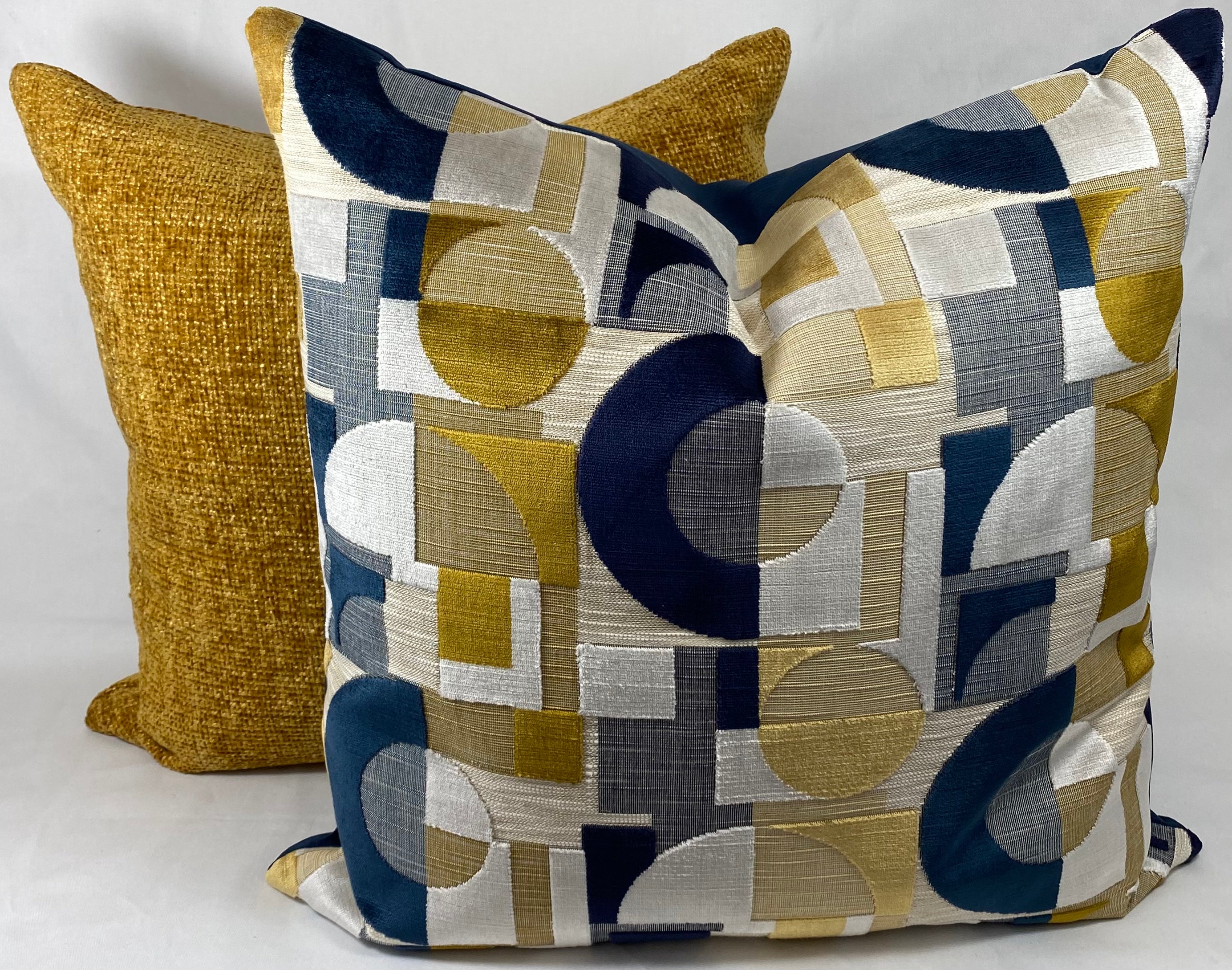 Luxury Pillow – 24" × 24" – Sandusky